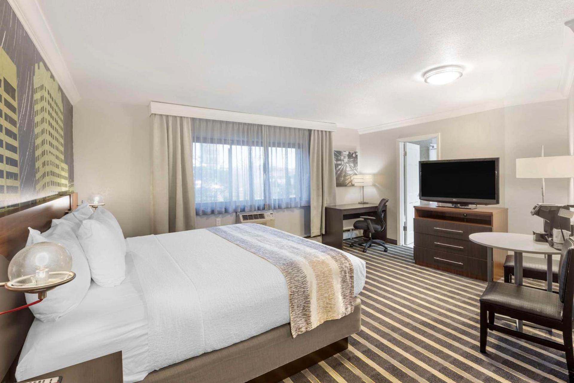 Best Western Plus Milwaukee West photo 24
