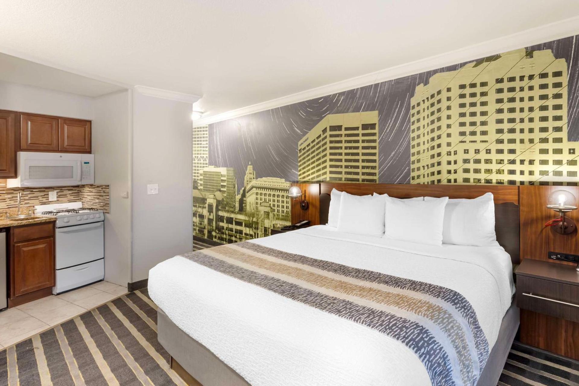 Best Western Plus Milwaukee West photo 26