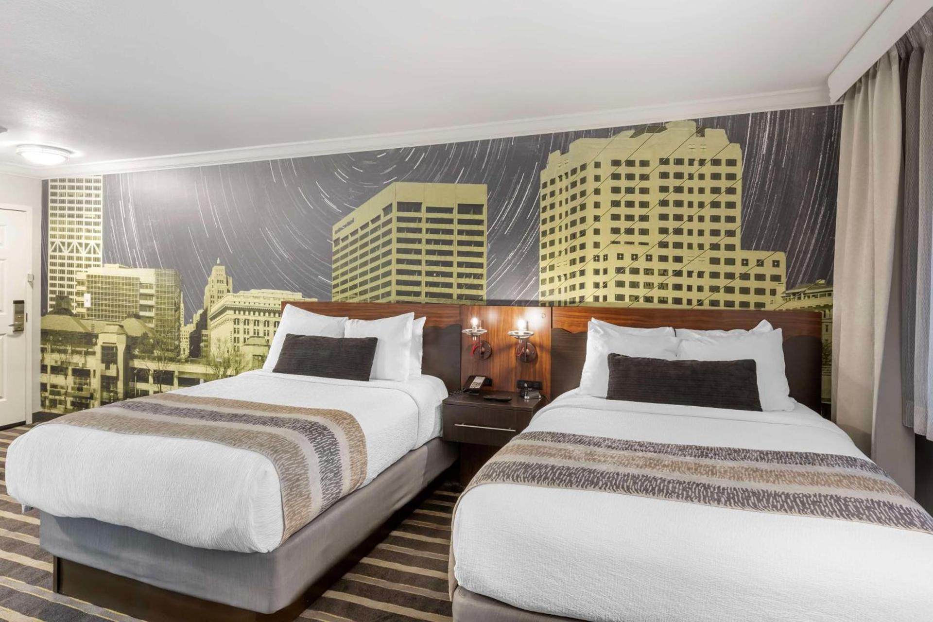 Best Western Plus Milwaukee West photo 29