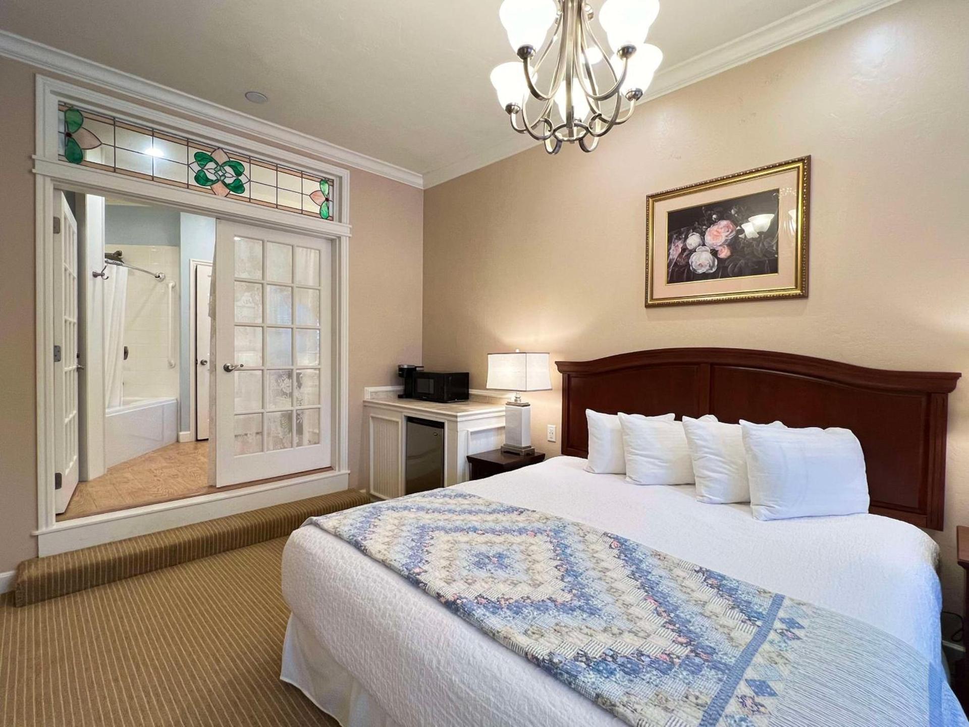Best Western Grandma's Feather Bed photo 3