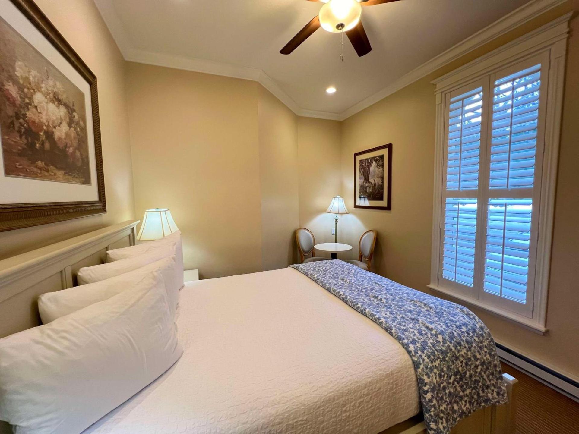 Best Western Grandma's Feather Bed photo 11