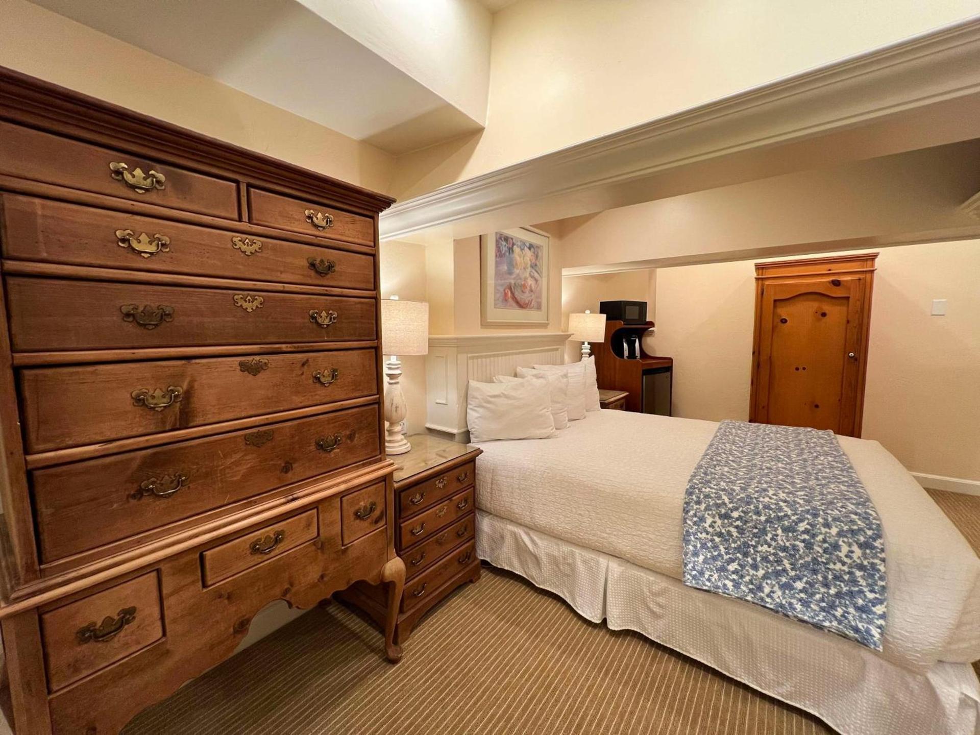 Best Western Grandma's Feather Bed photo 15