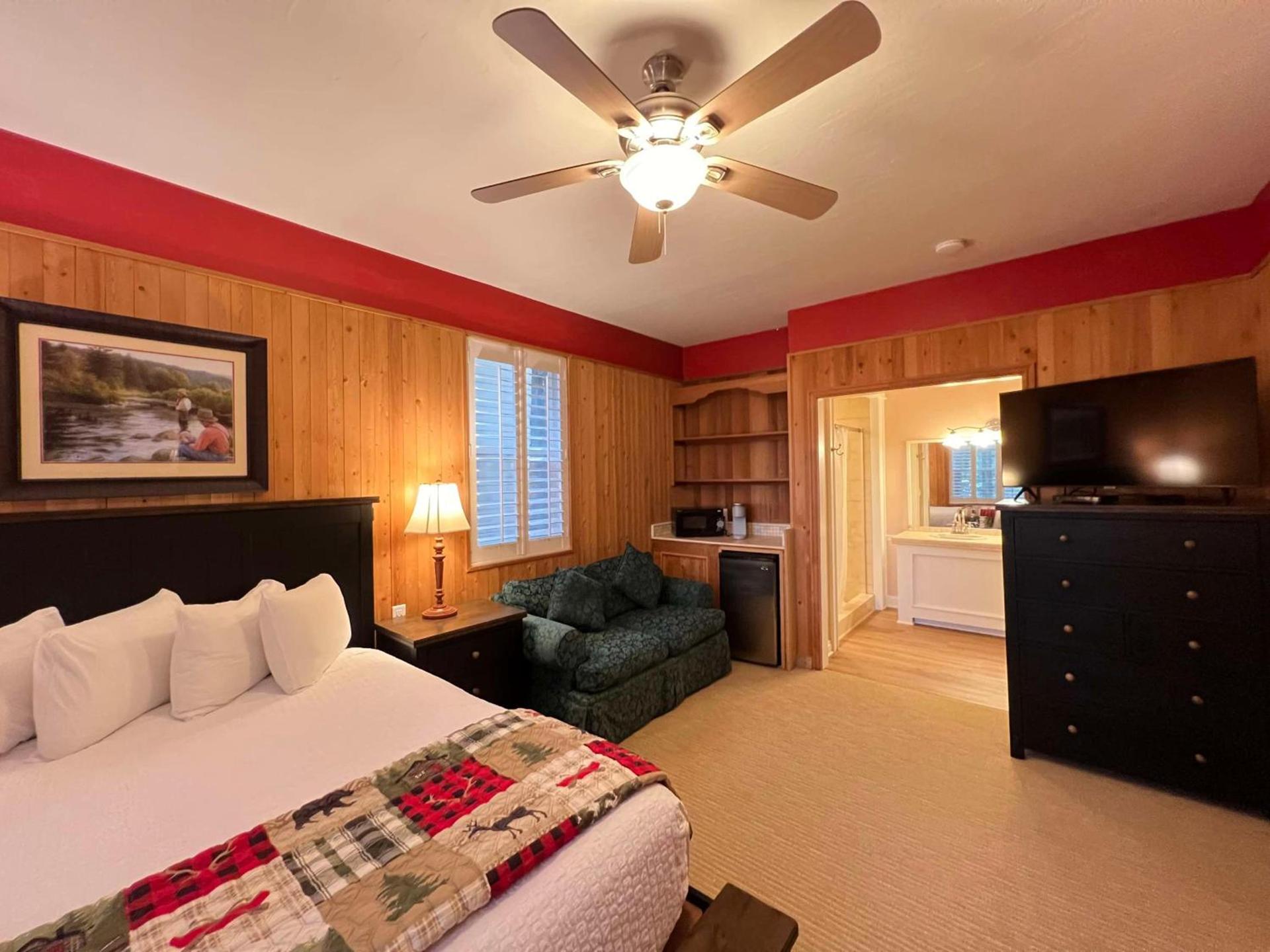 Best Western Grandma's Feather Bed photo 21