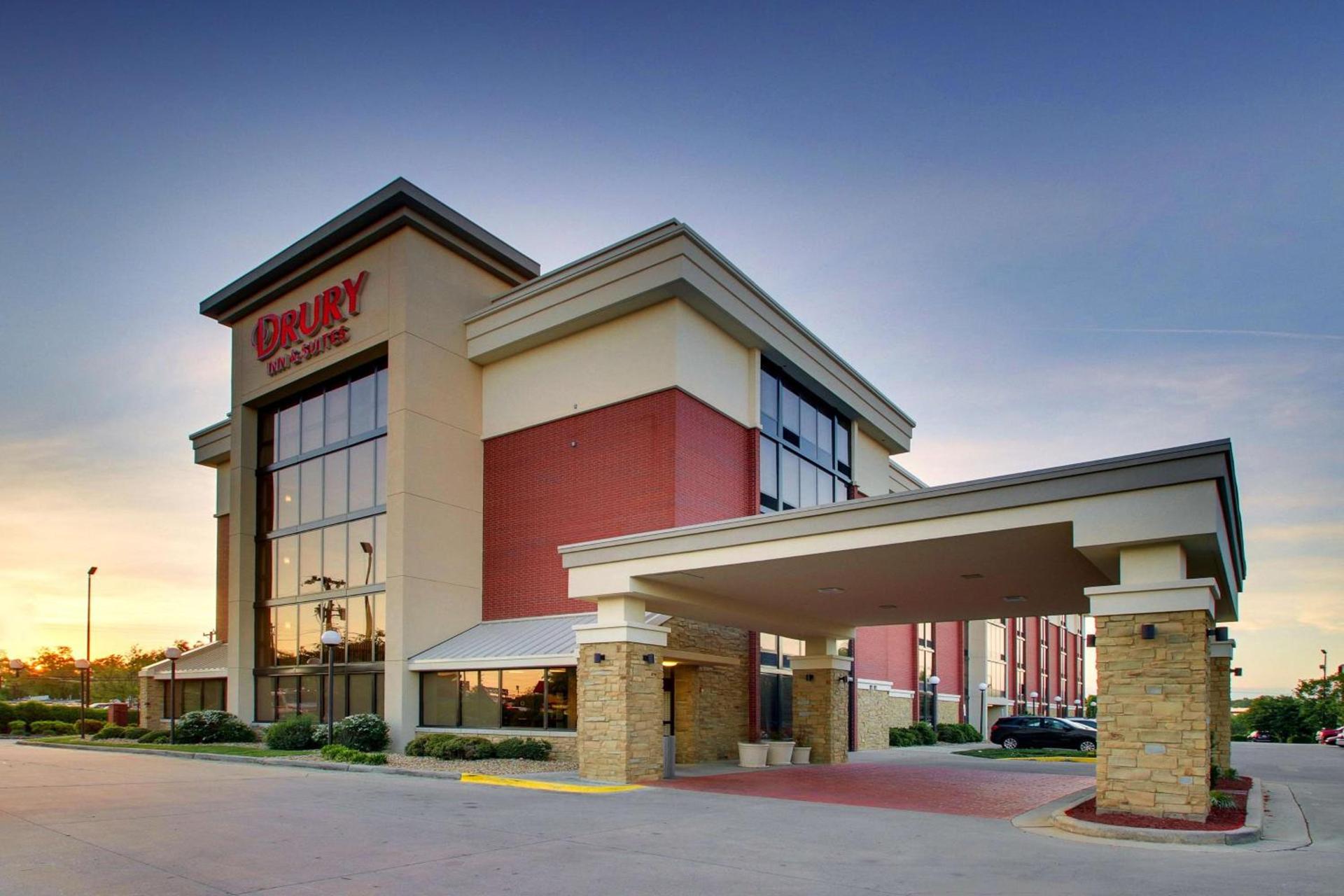 Drury Inn & Suites Greensboro photo 2