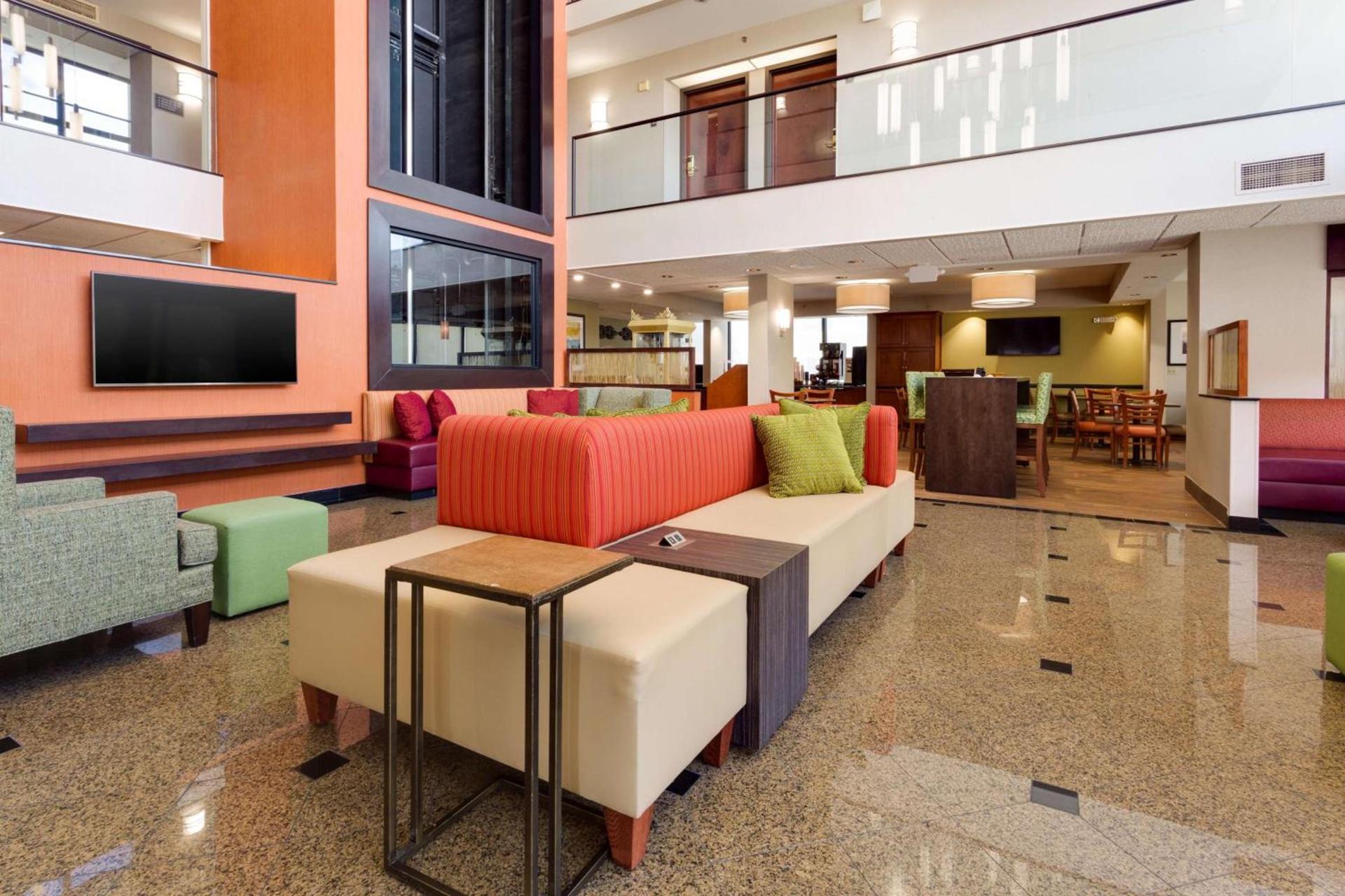 Drury Inn & Suites Denver Tech Center photo 4