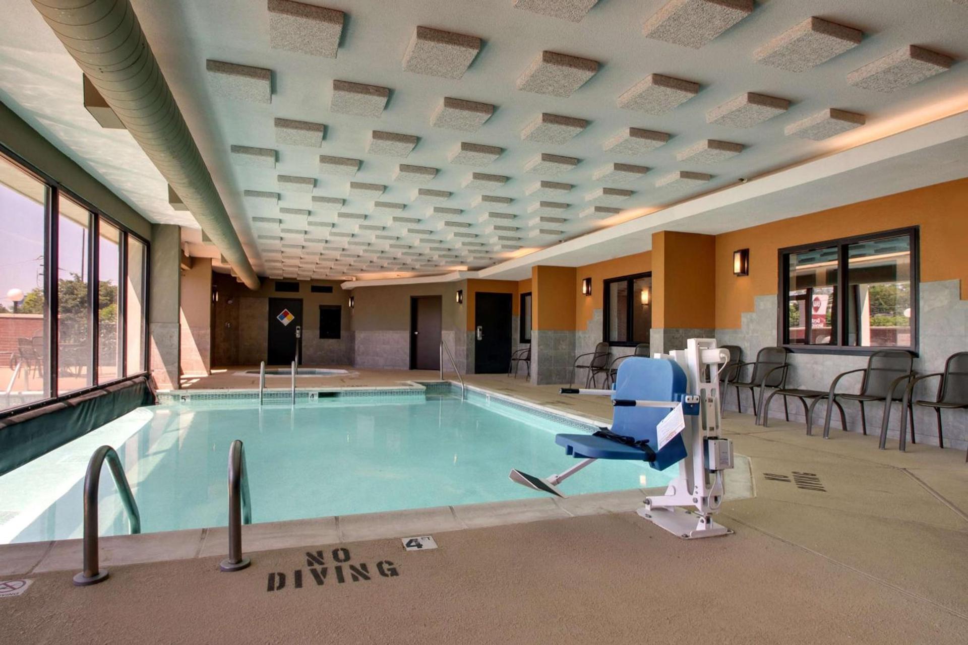 Drury Inn & Suites Greensboro photo 16