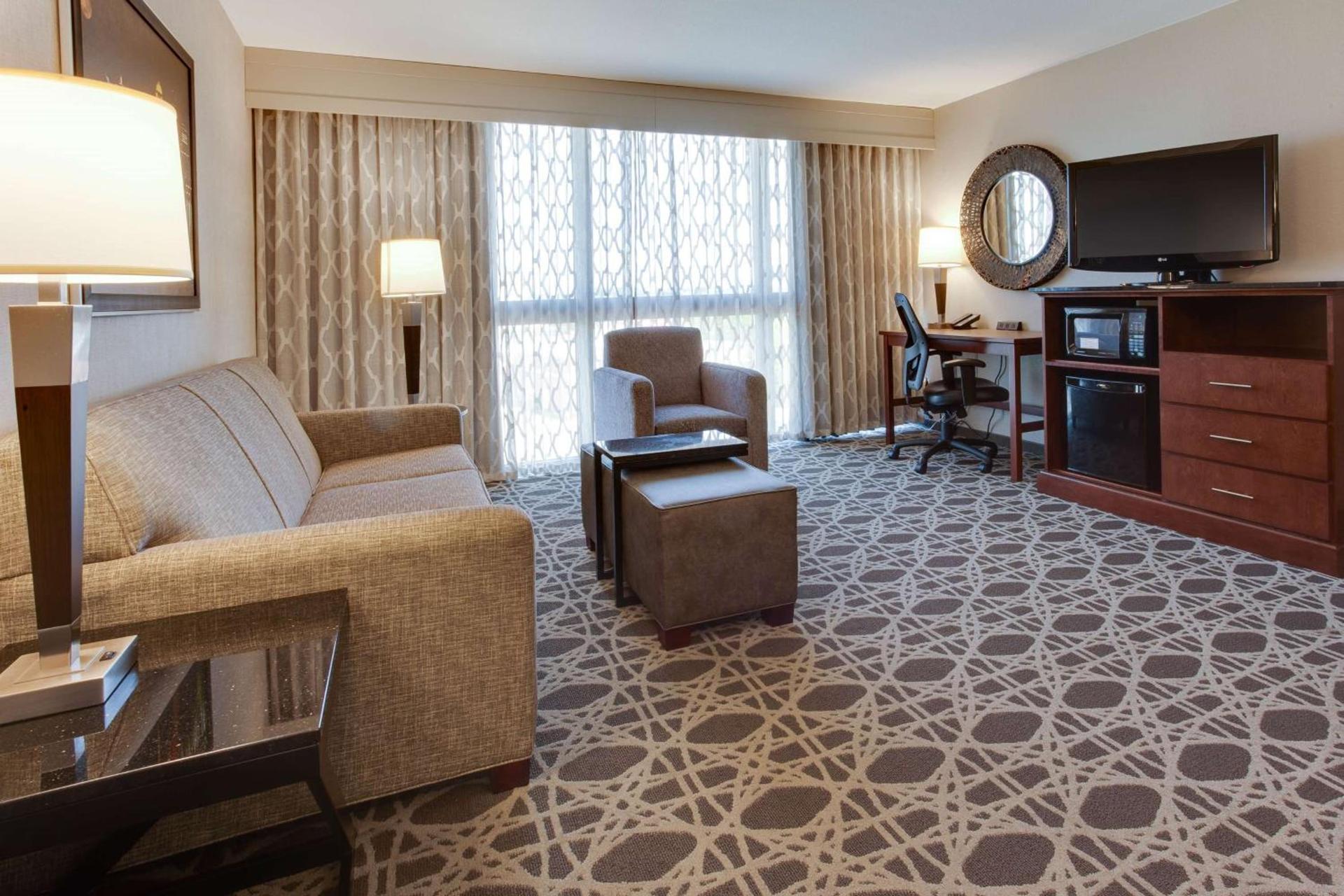 Drury Inn & Suites Louisville East photo 15