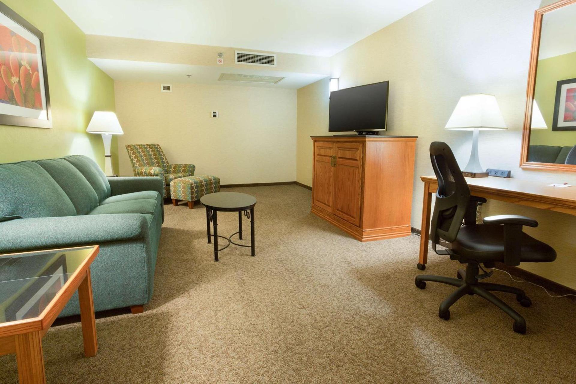 Drury Inn & Suites McAllen photo 18