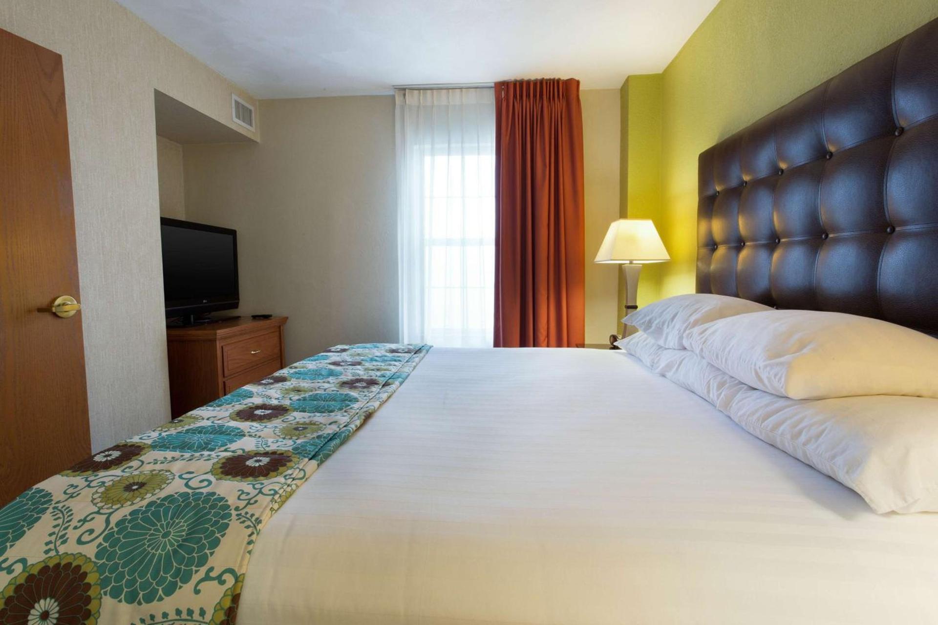 Drury Inn & Suites McAllen photo 40