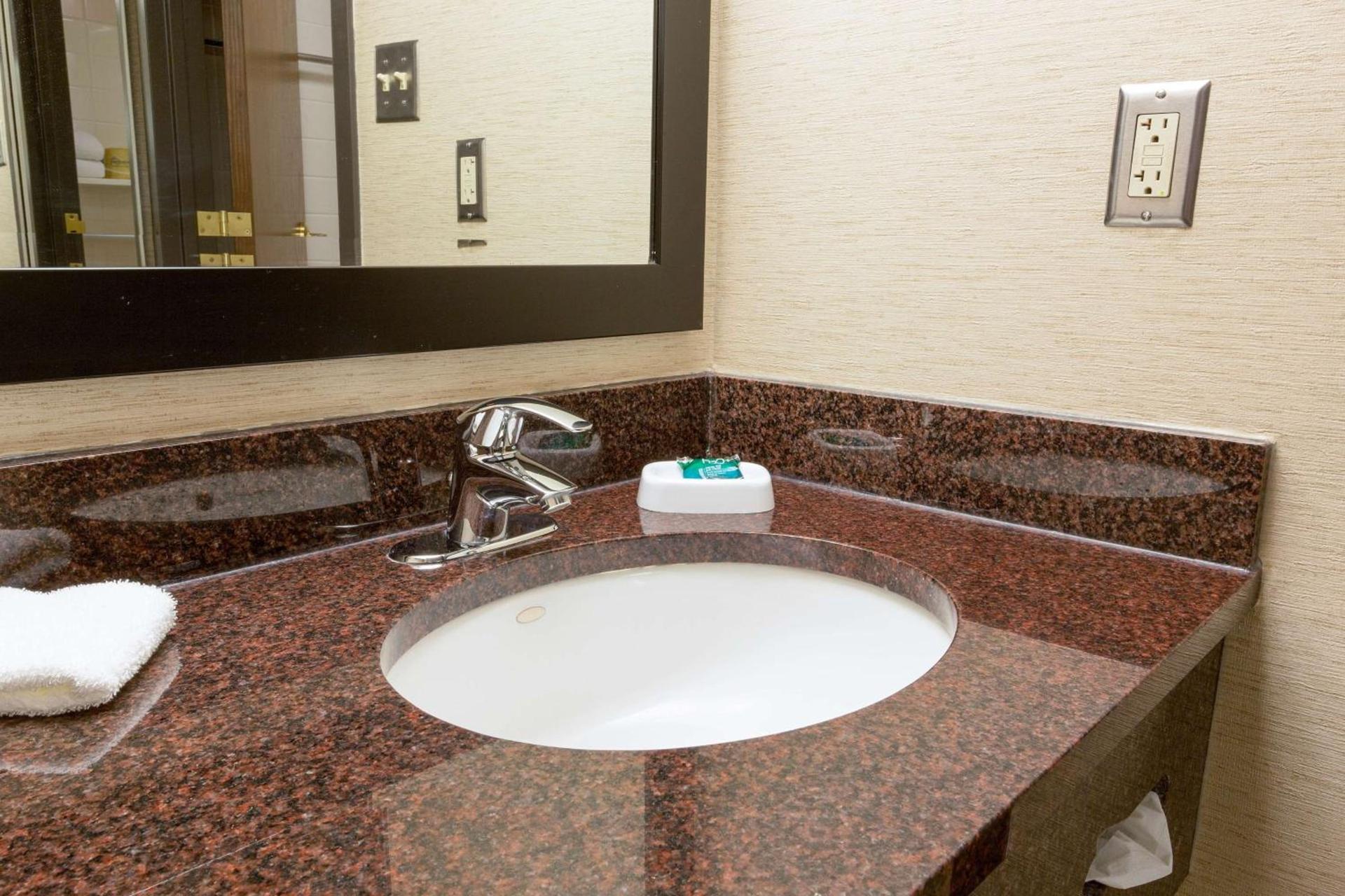 Drury Inn & Suites McAllen photo 27