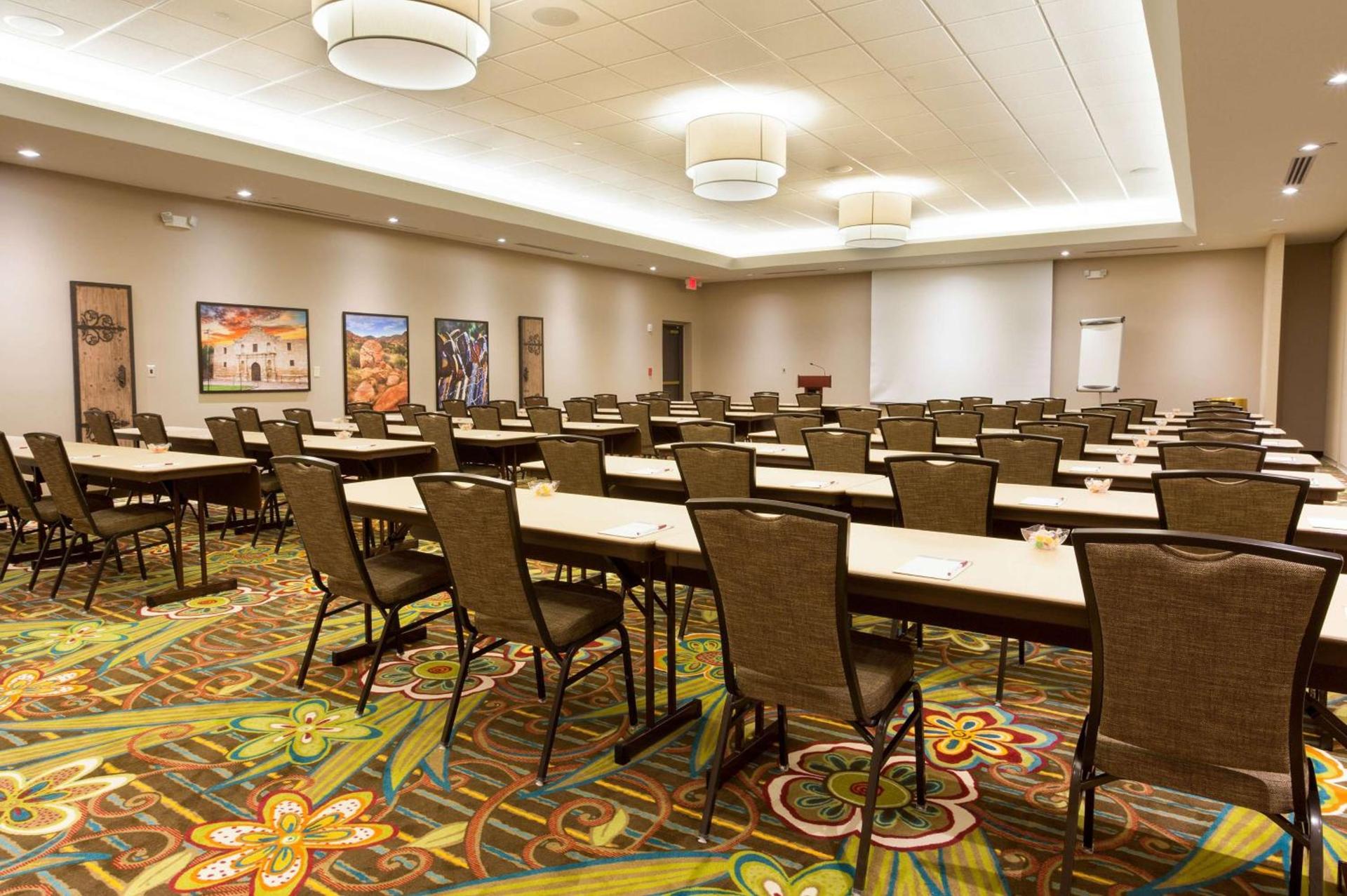 Drury Inn & Suites McAllen photo 33