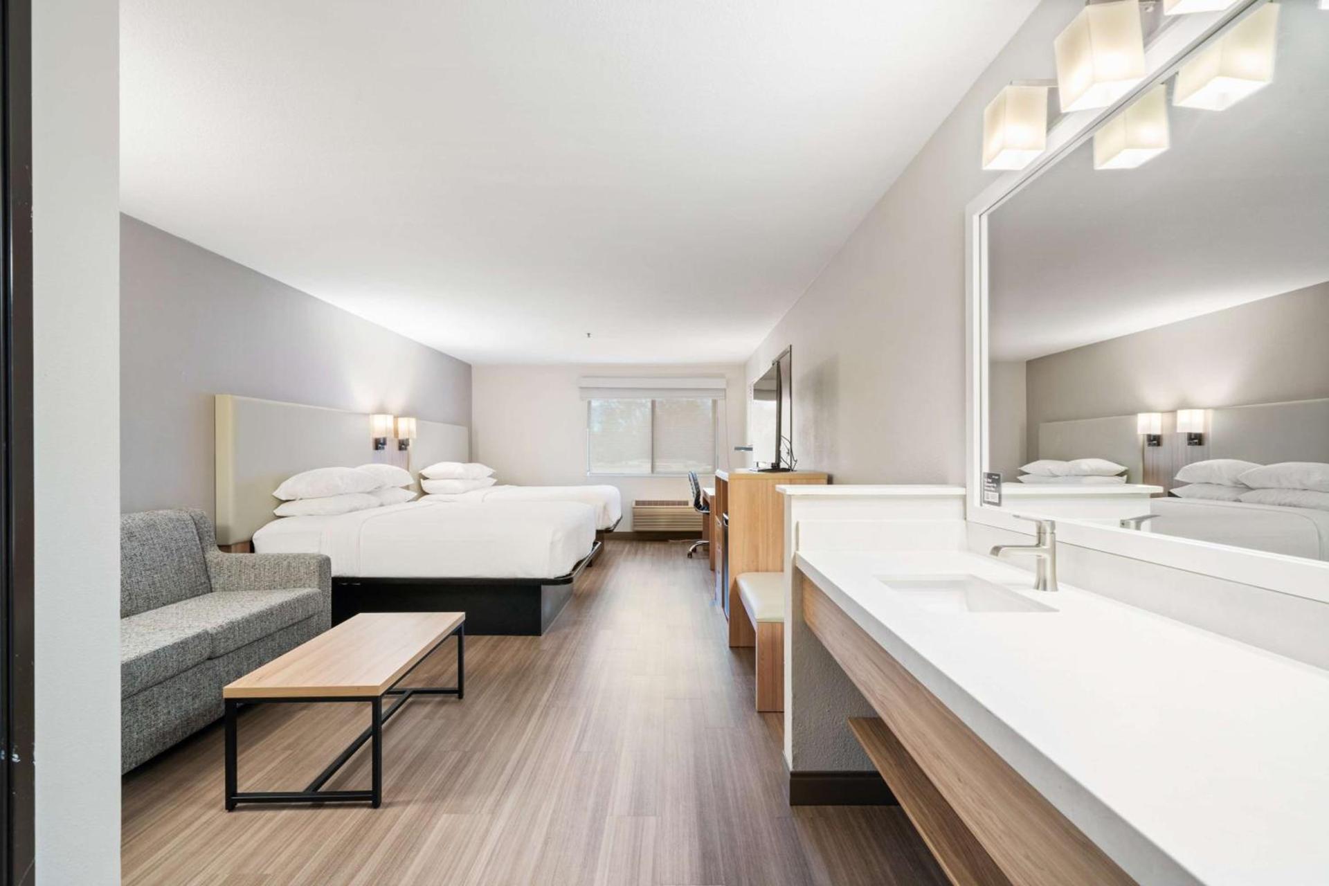 Best Western Lake Oswego Hotel & Suites photo 15