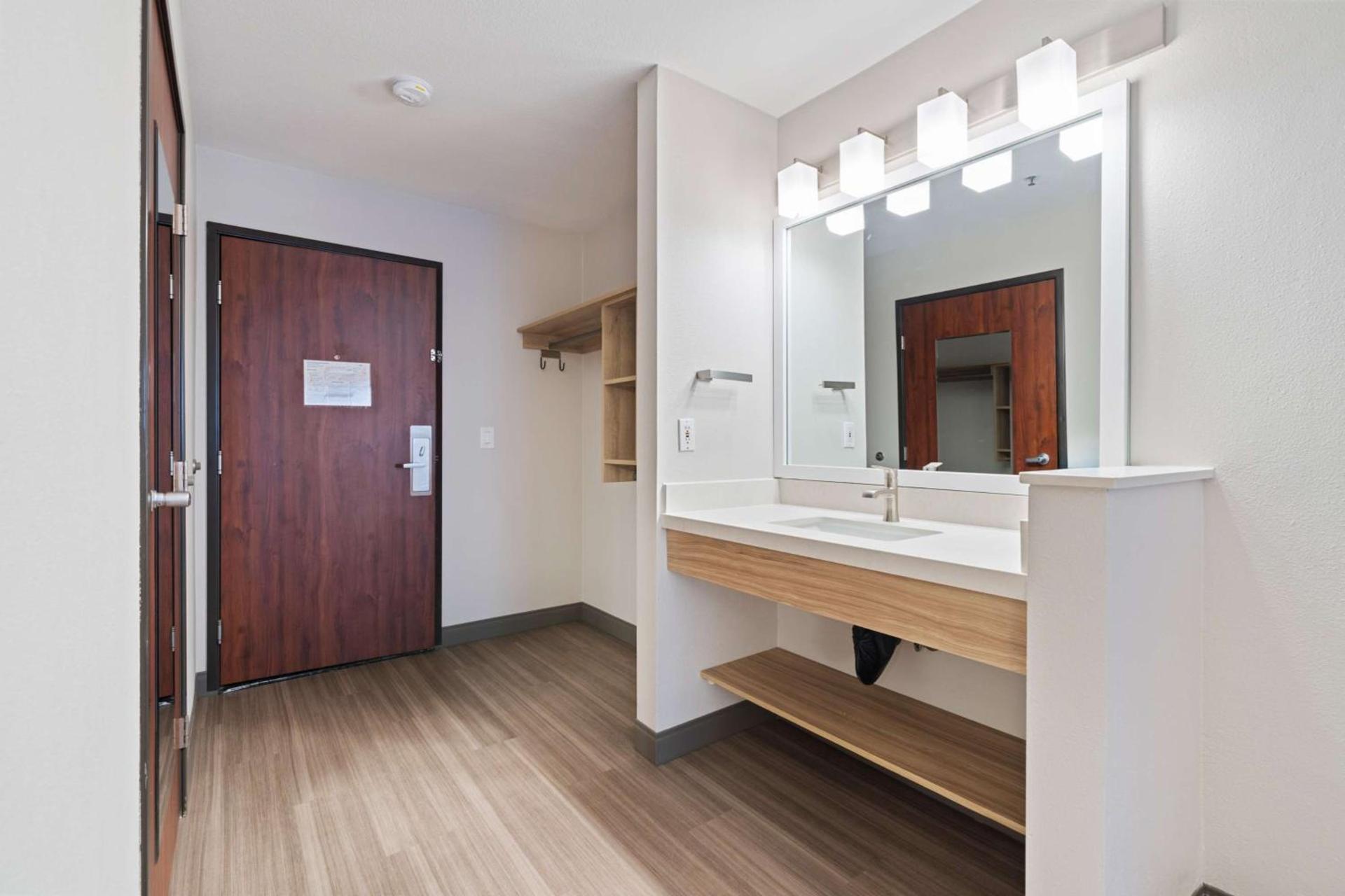 Best Western Lake Oswego Hotel & Suites photo 74