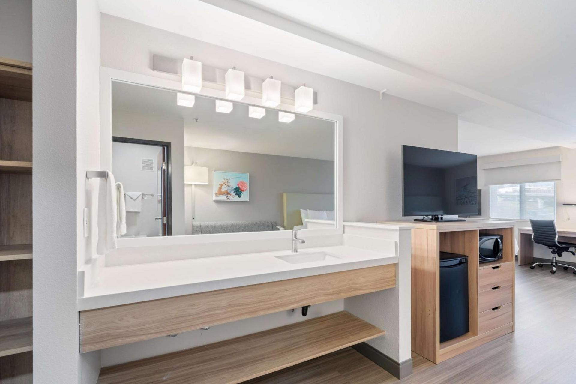Best Western Lake Oswego Hotel & Suites photo 33