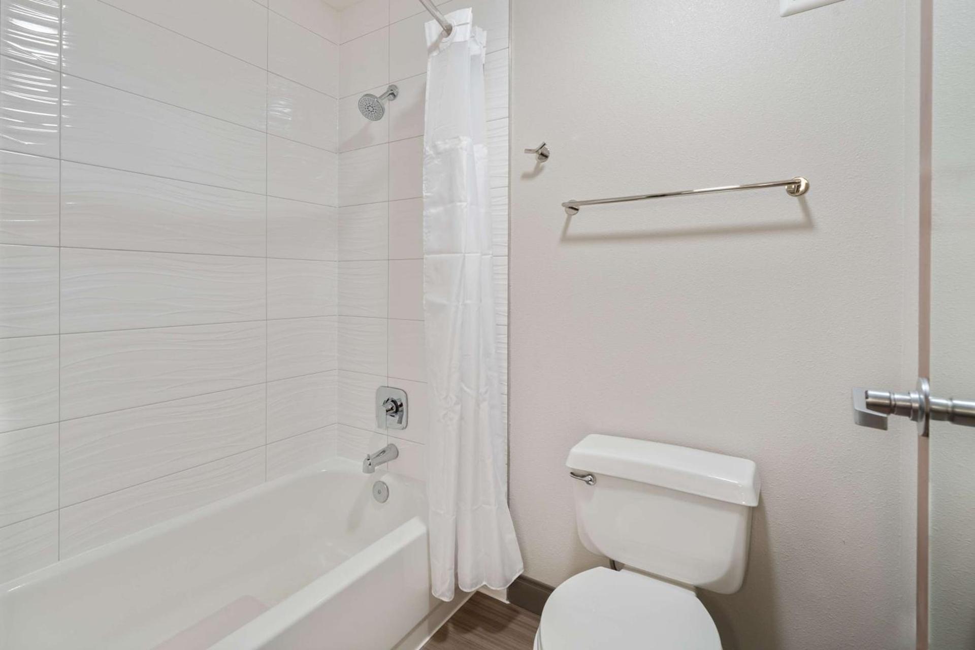 Best Western Lake Oswego Hotel & Suites photo 76