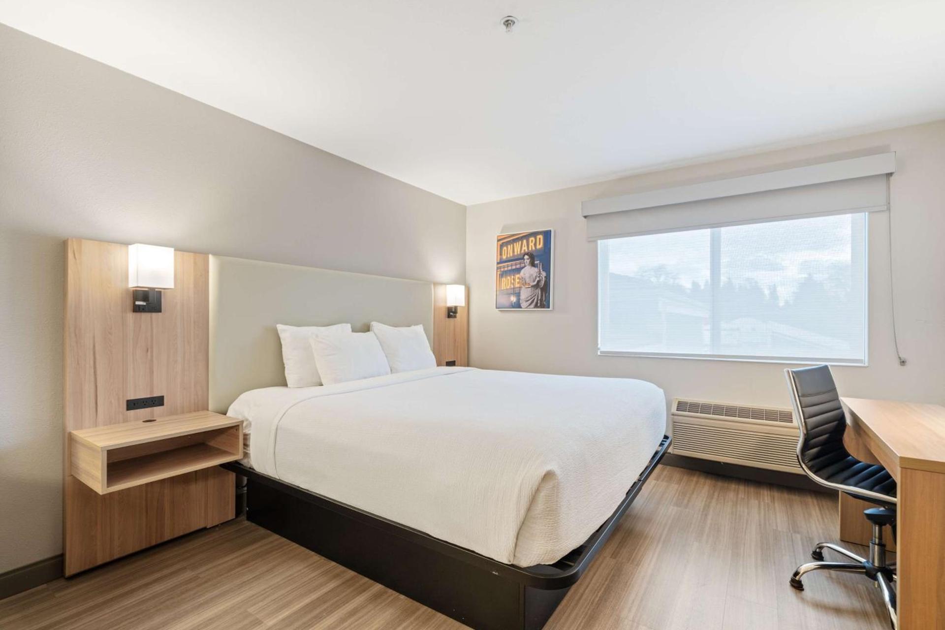 Best Western Lake Oswego Hotel & Suites photo 47