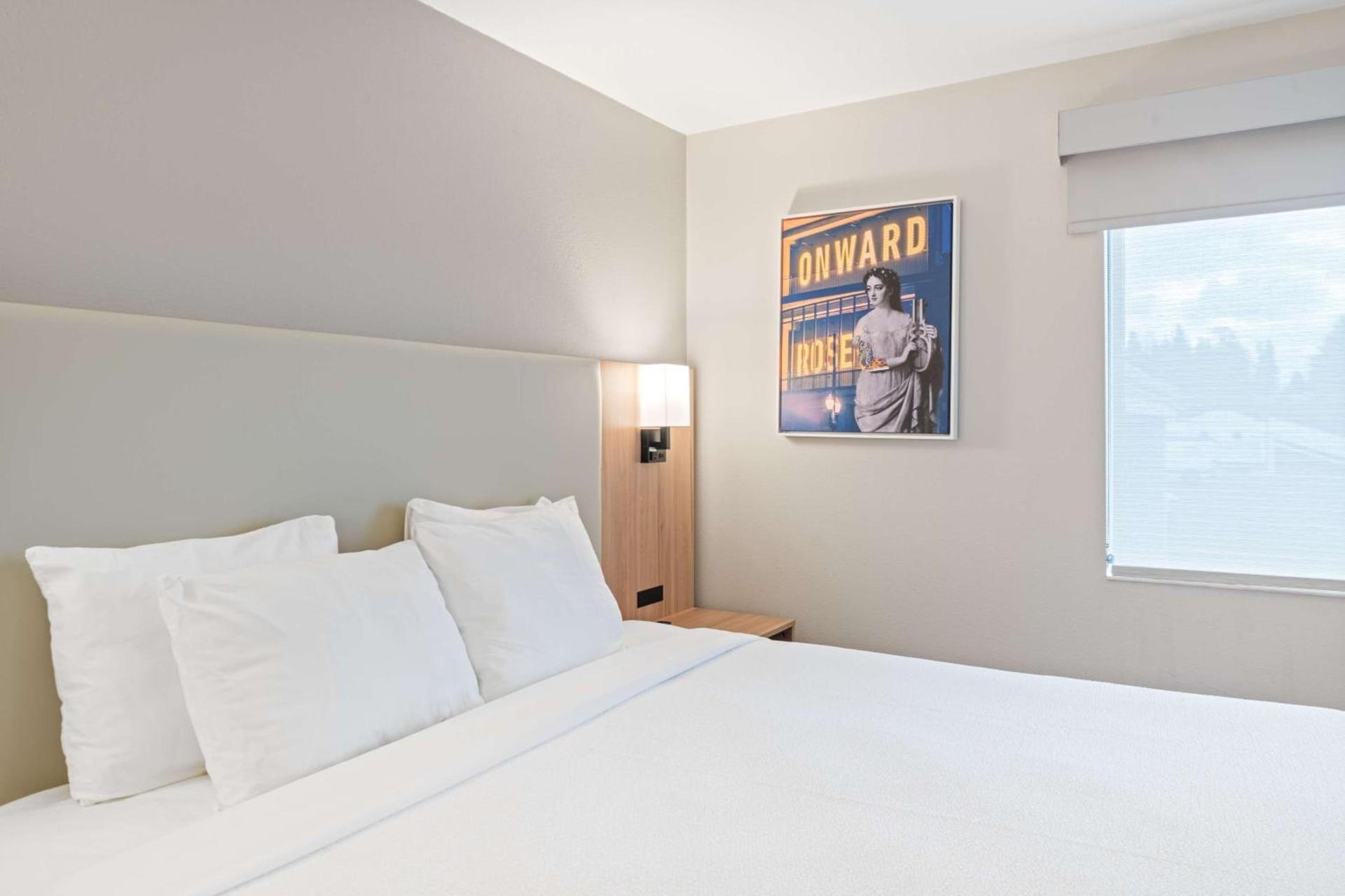 Best Western Lake Oswego Hotel & Suites photo 49
