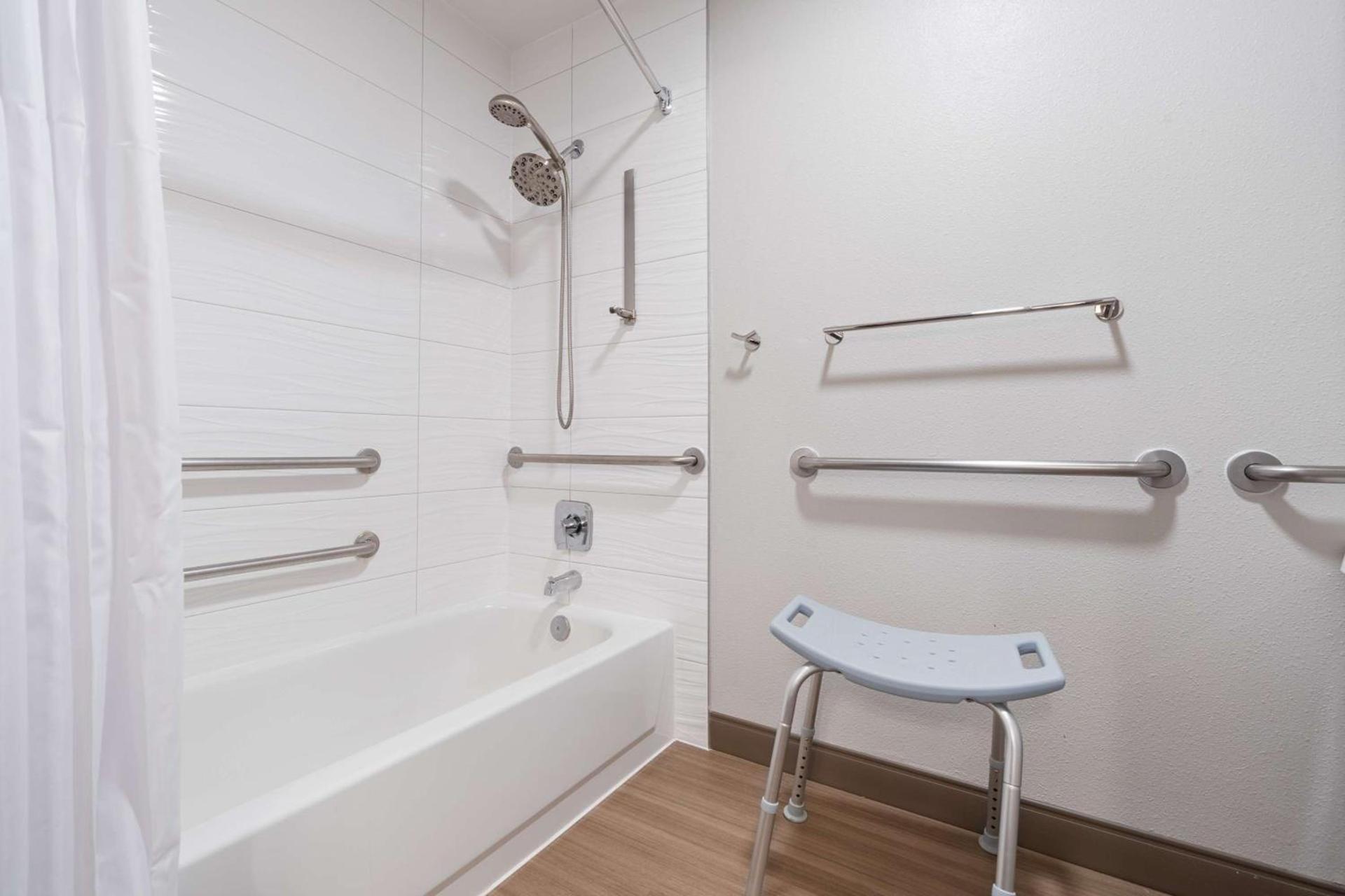 Best Western Lake Oswego Hotel & Suites photo 78