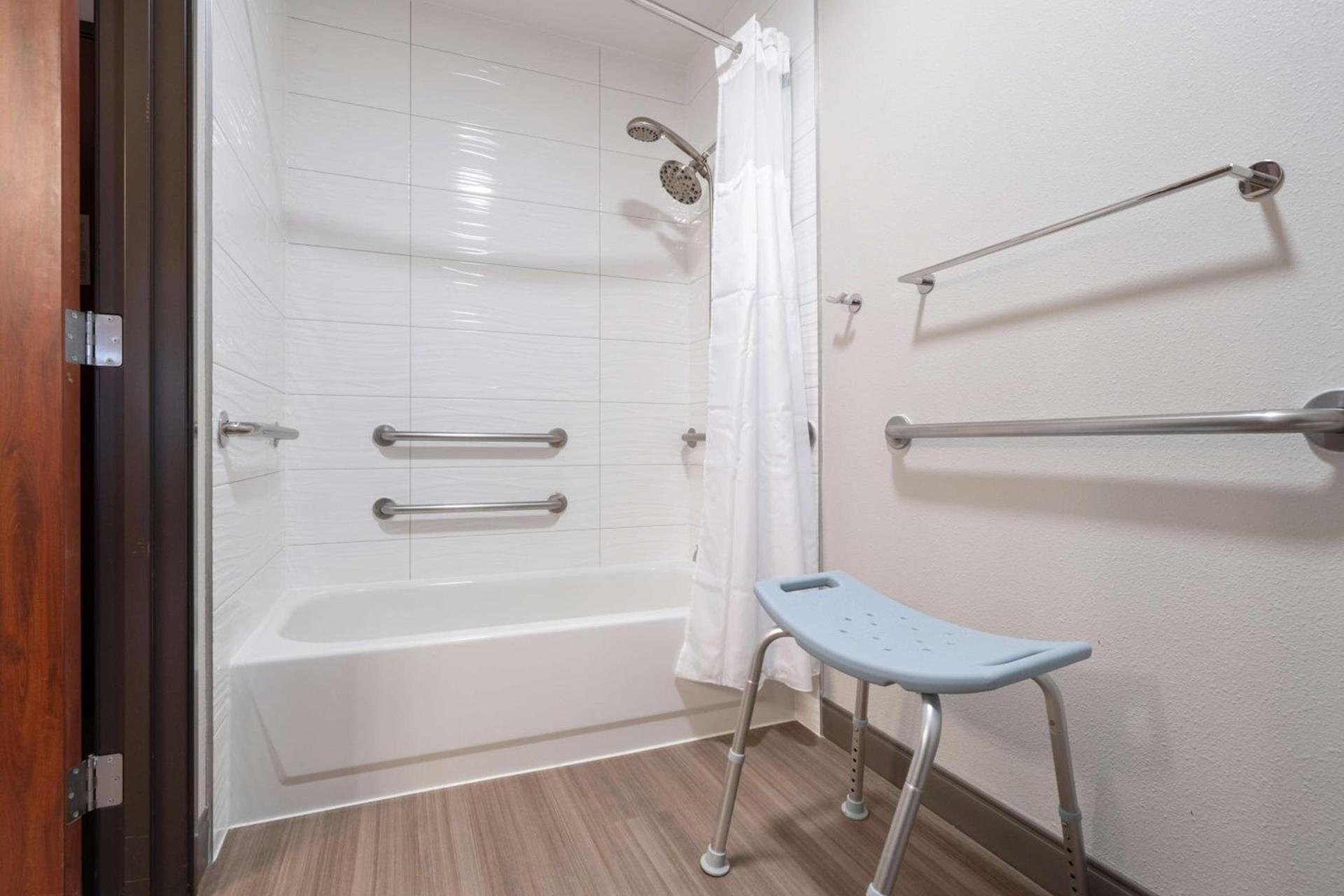 Best Western Lake Oswego Hotel & Suites photo 84