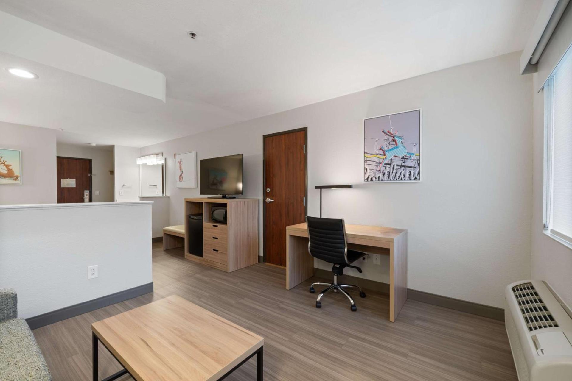 Best Western Lake Oswego Hotel & Suites photo 56