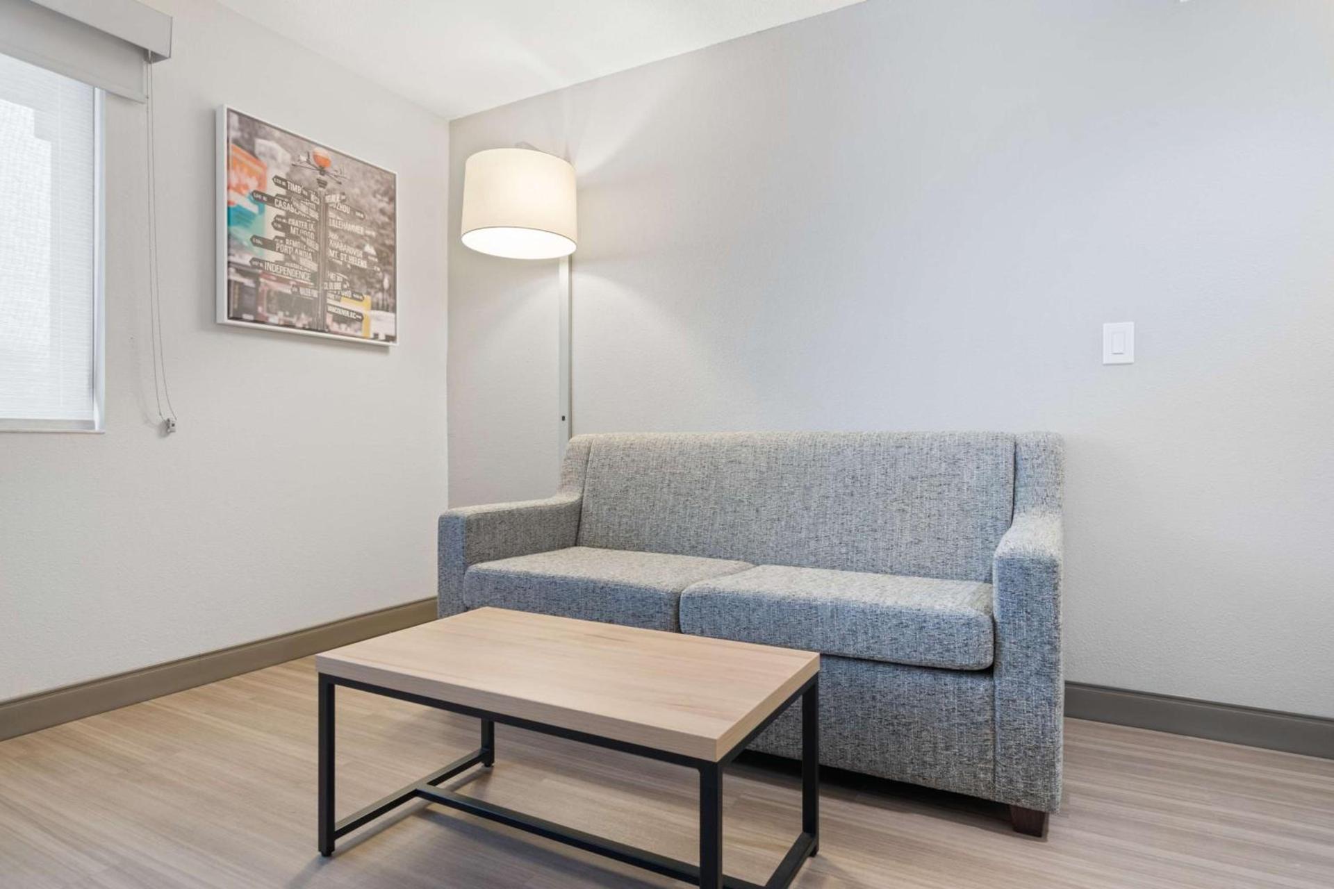 Best Western Lake Oswego Hotel & Suites photo 60