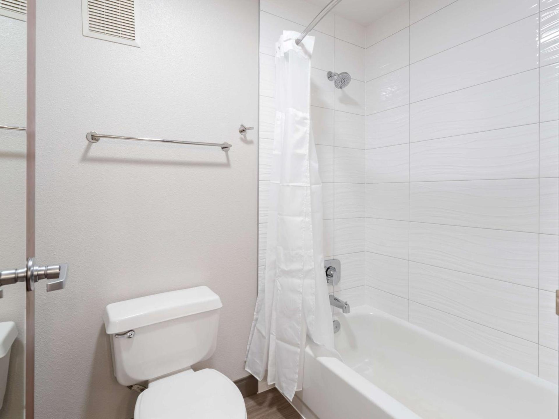 Best Western Lake Oswego Hotel & Suites photo 80