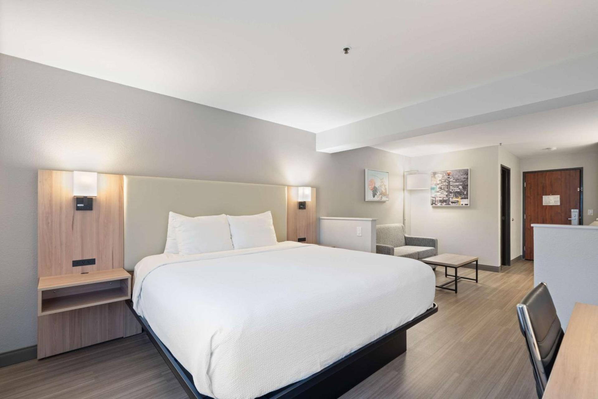 Best Western Lake Oswego Hotel & Suites photo 61