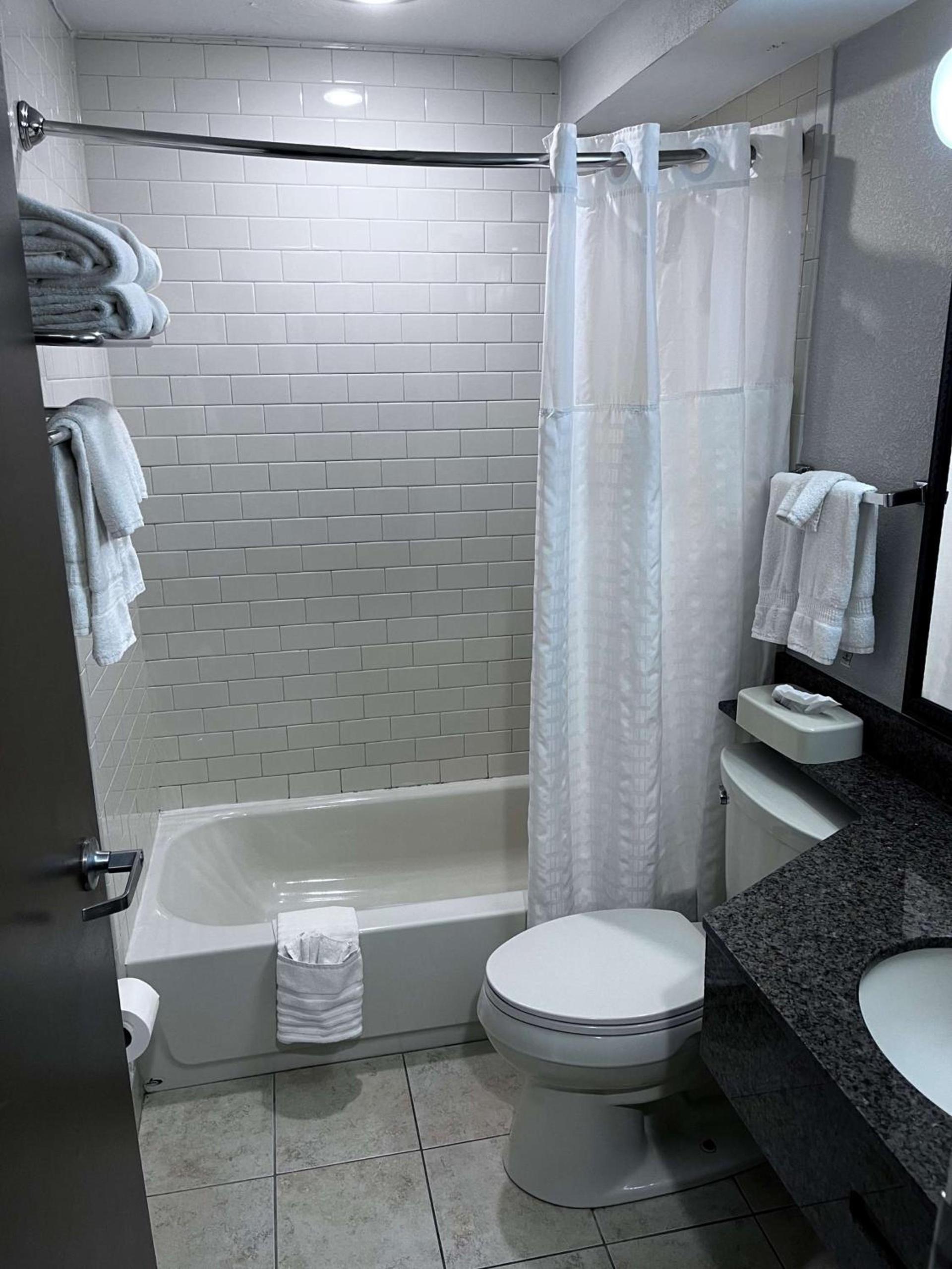 Quality Inn Corydon photo 14