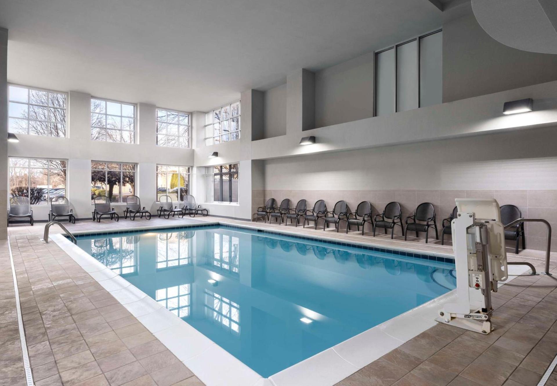 Homewood Suites Columbus - Airport photo 10