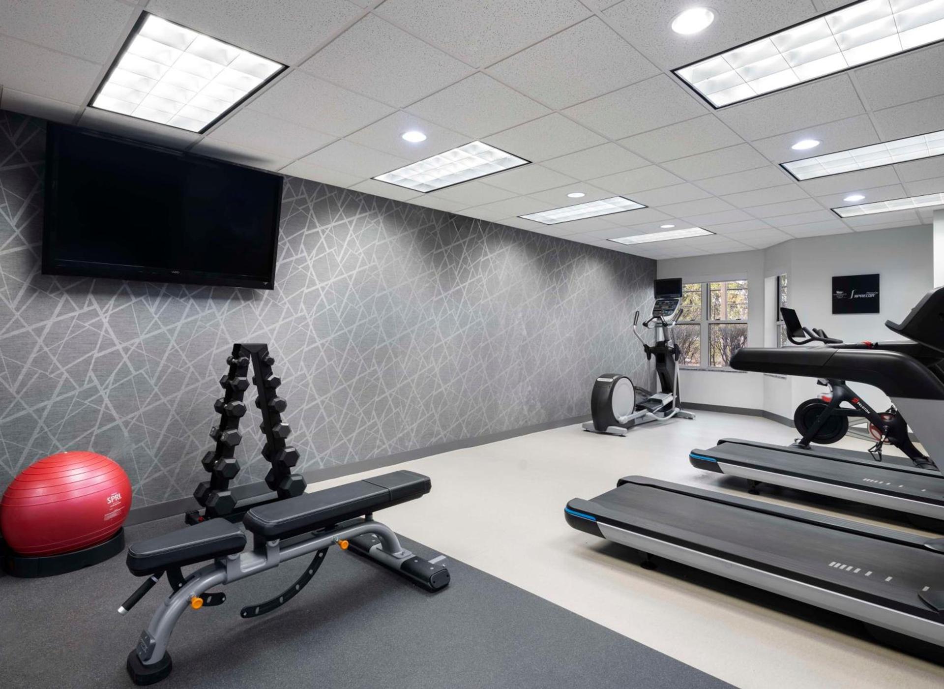 Homewood Suites Columbus - Airport photo 17