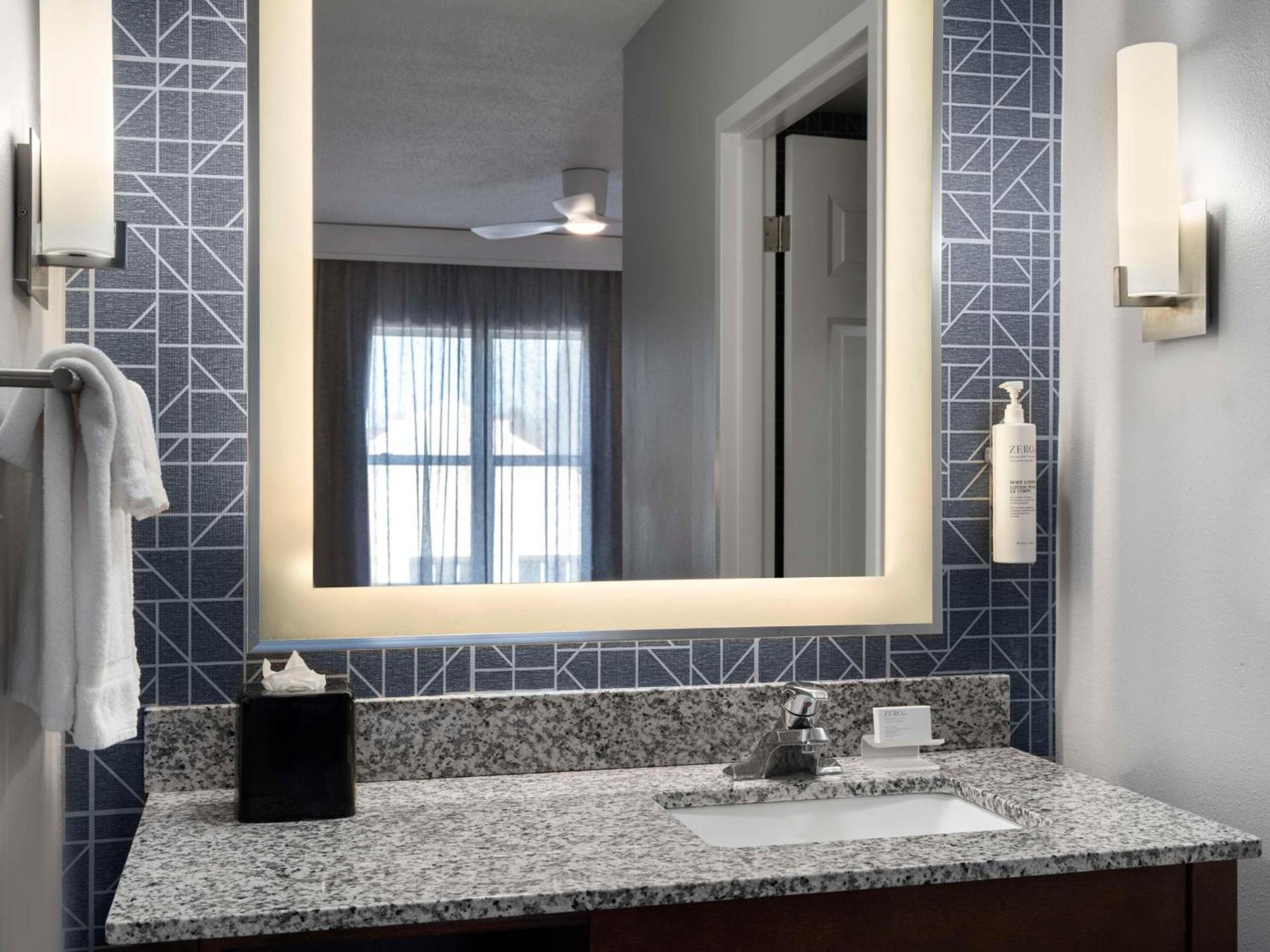 Homewood Suites Columbus - Airport photo 25