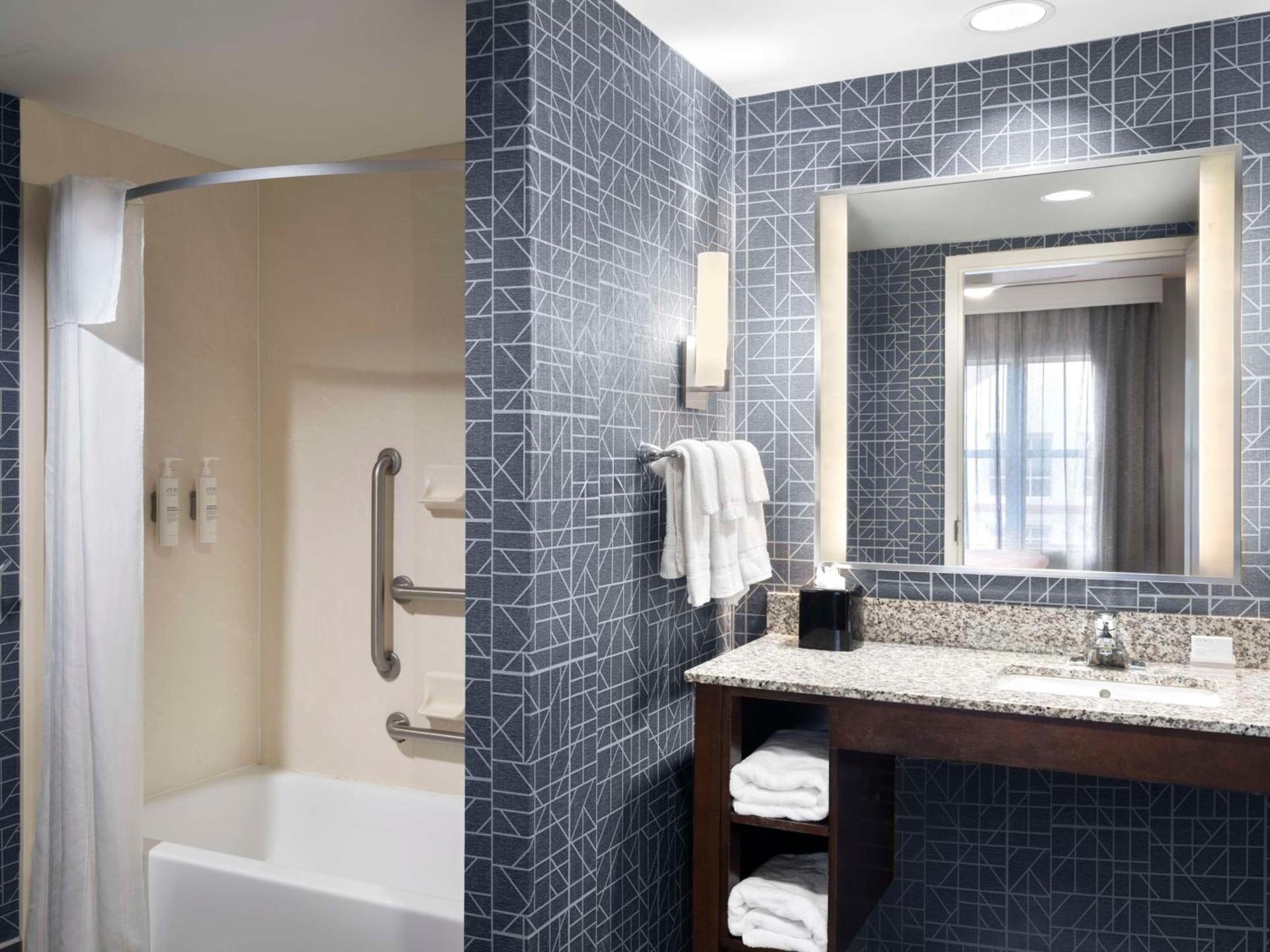 Homewood Suites Columbus - Airport photo 26