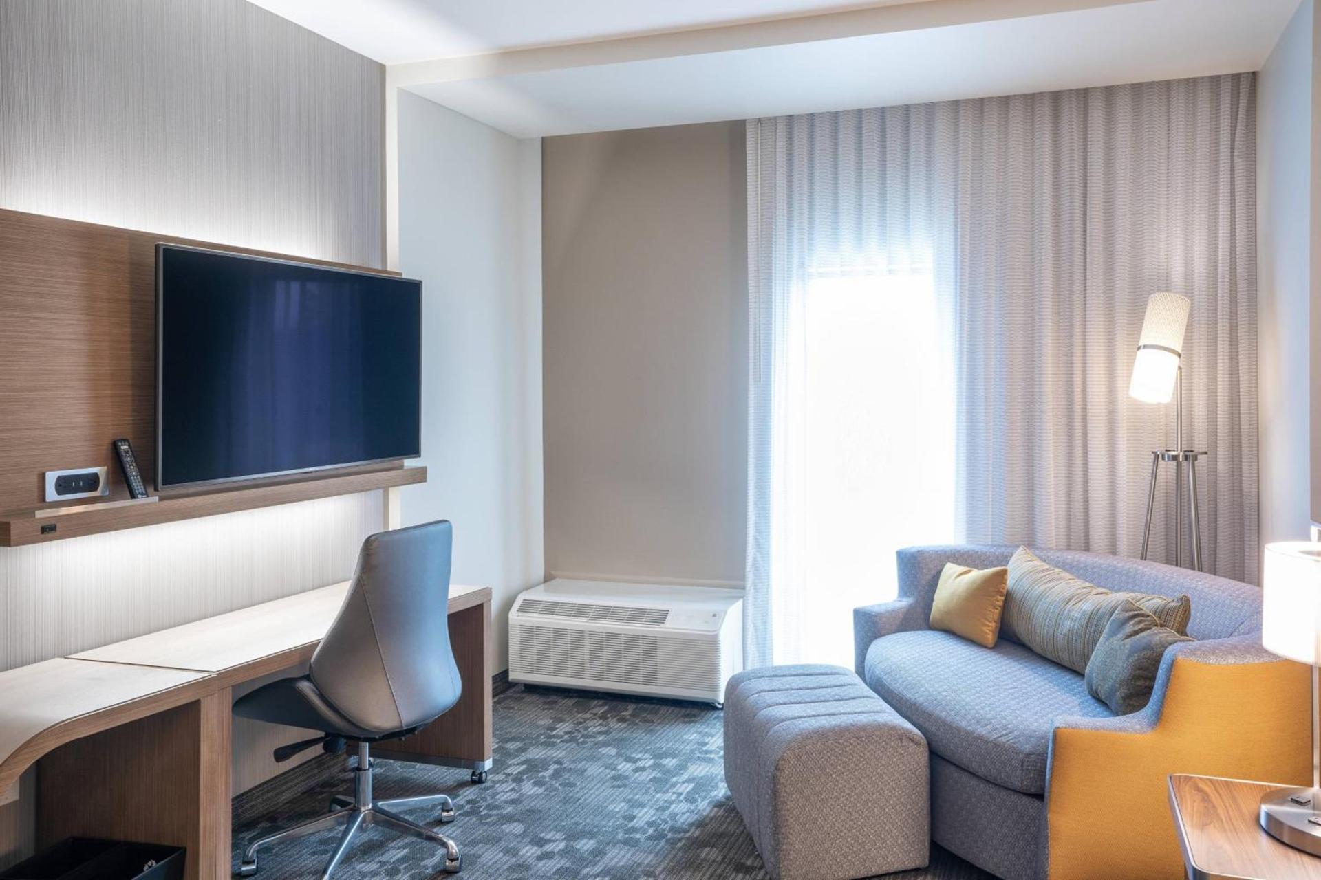Courtyard by Marriott Charleston-North Charleston photo 5