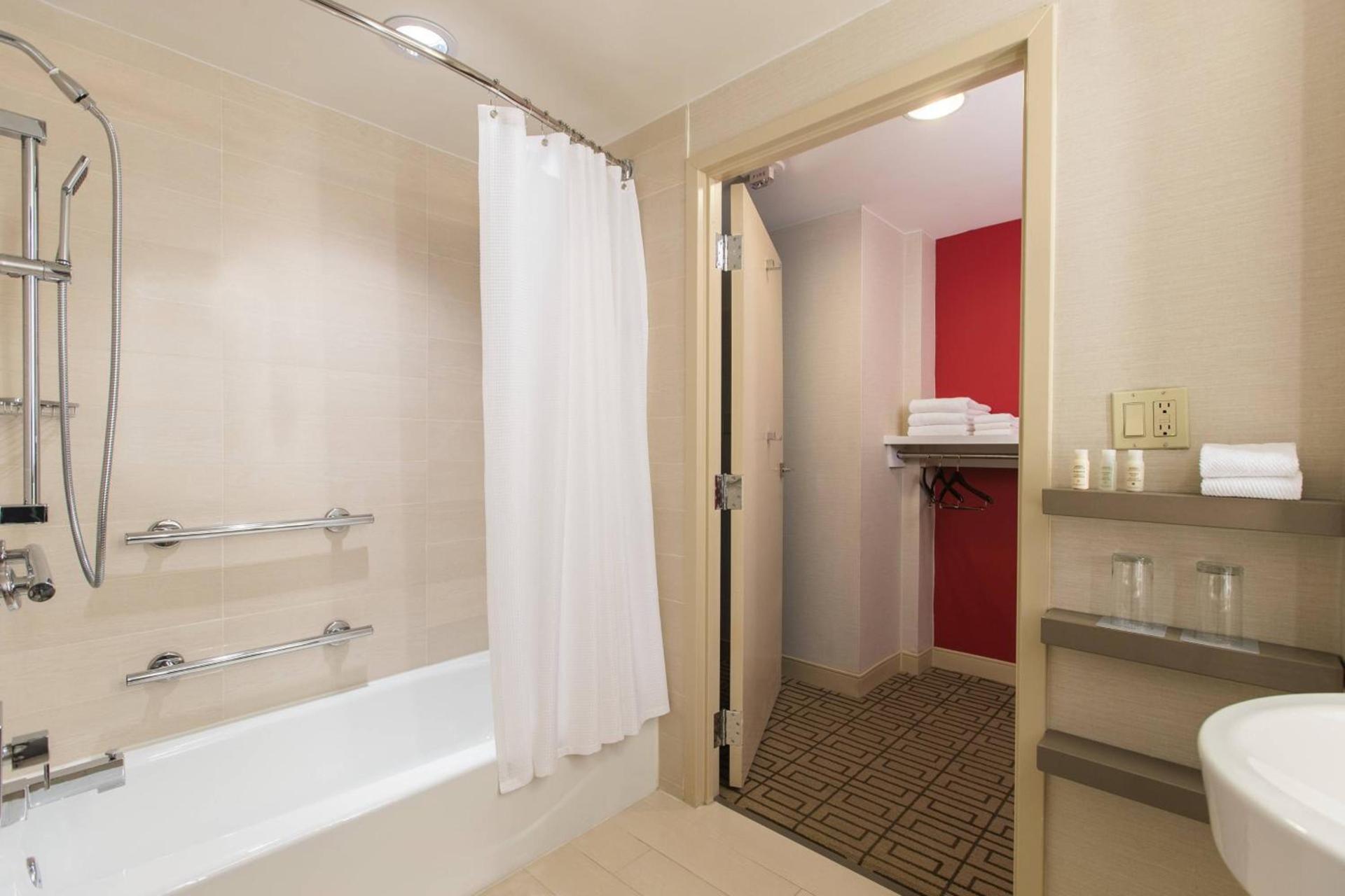 Renaissance Austin Arboretum Domain Hotel photo 25