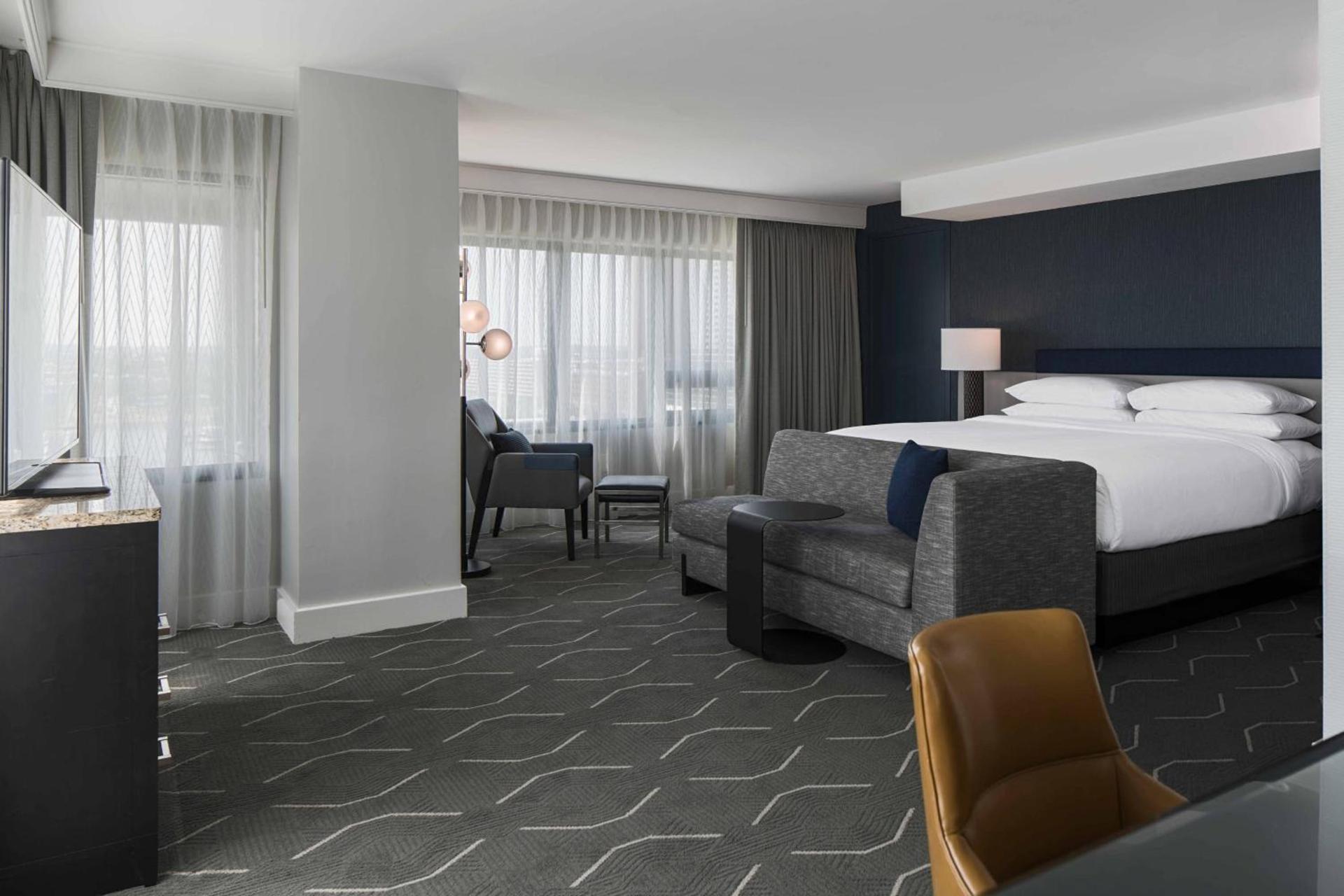 Renaissance Baltimore Harborplace Hotel photo 8