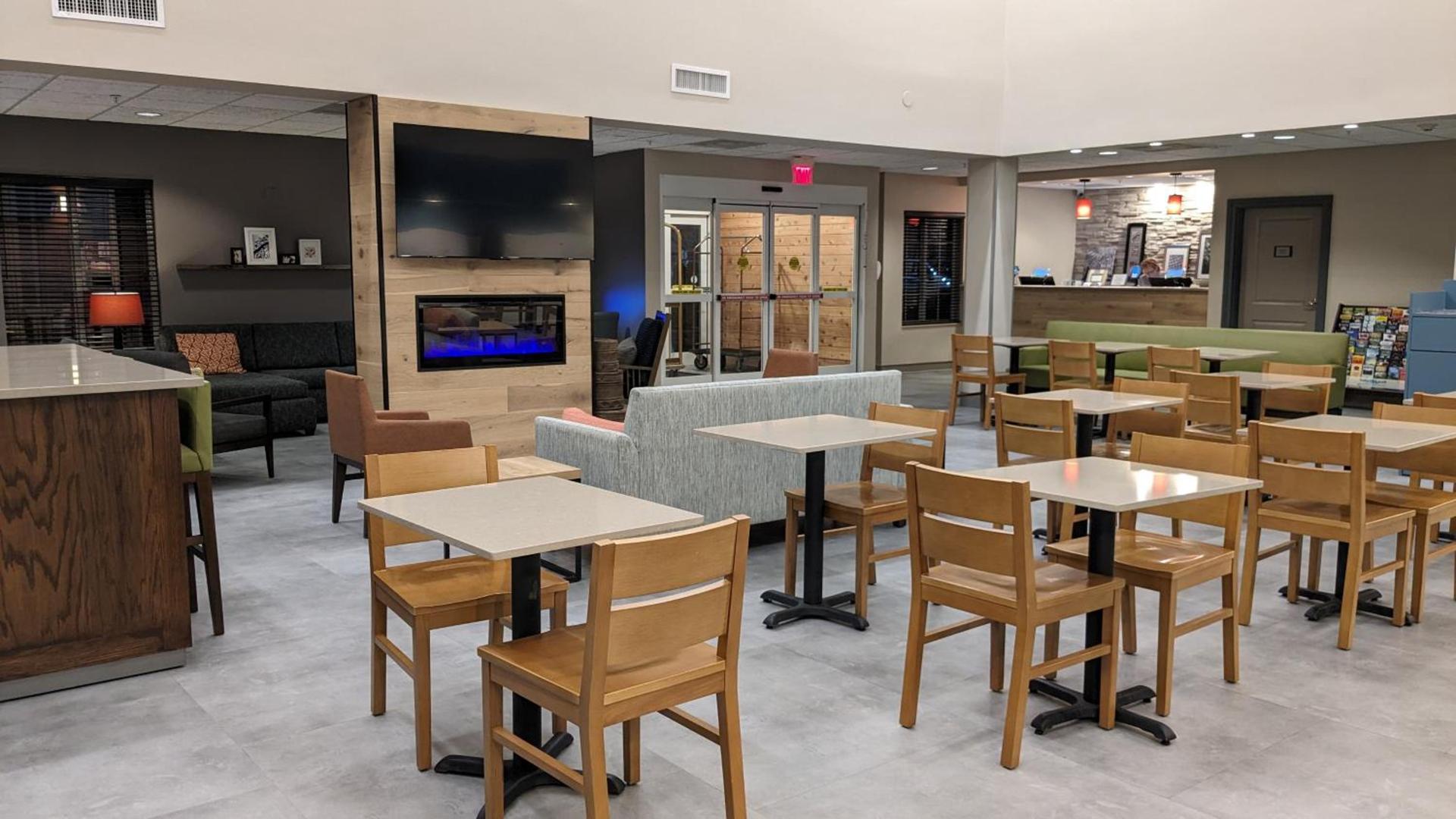 Country Inn & Suites by Radisson, Covington, LA photo 58