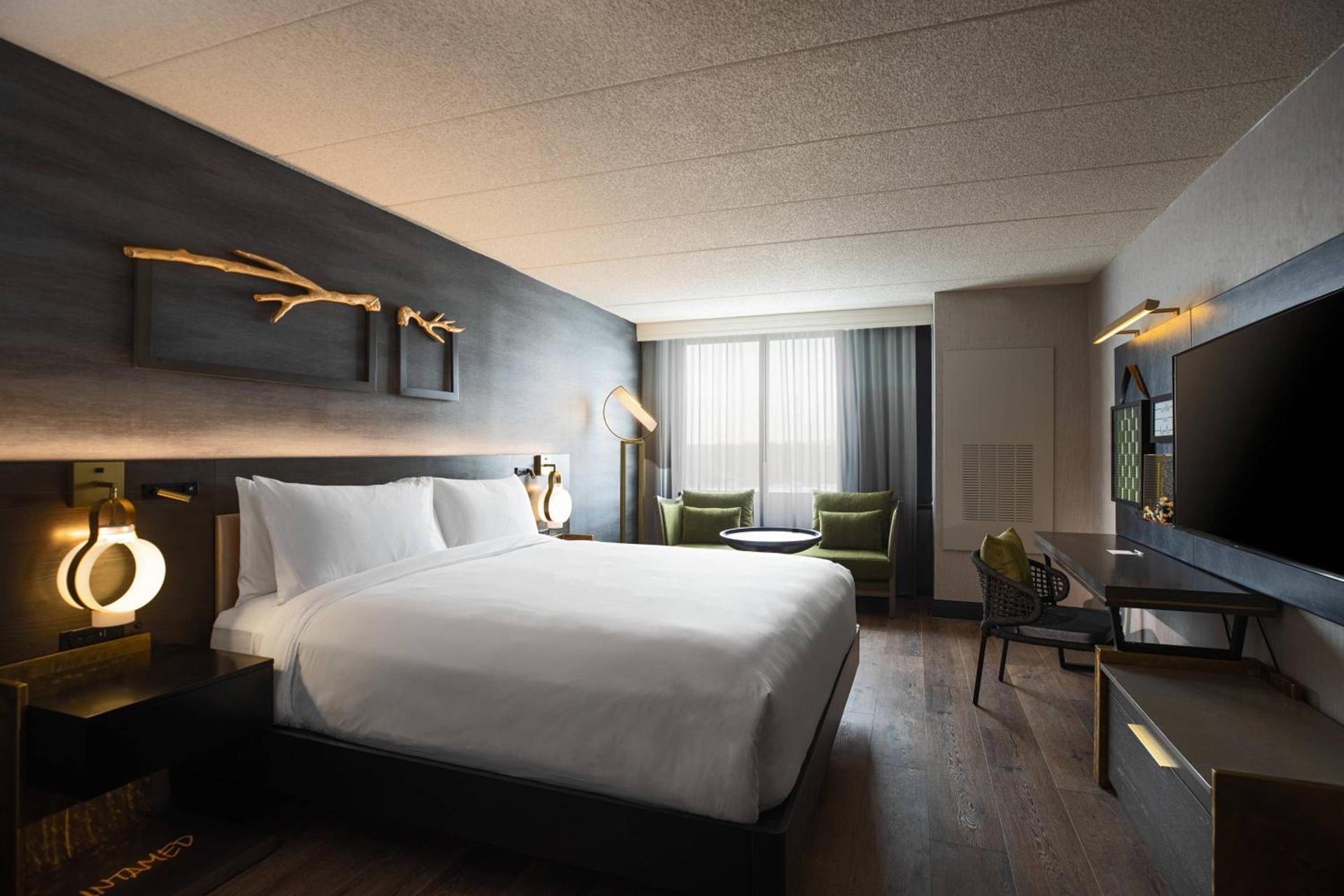 Renaissance Chicago North Shore Hotel photo 8