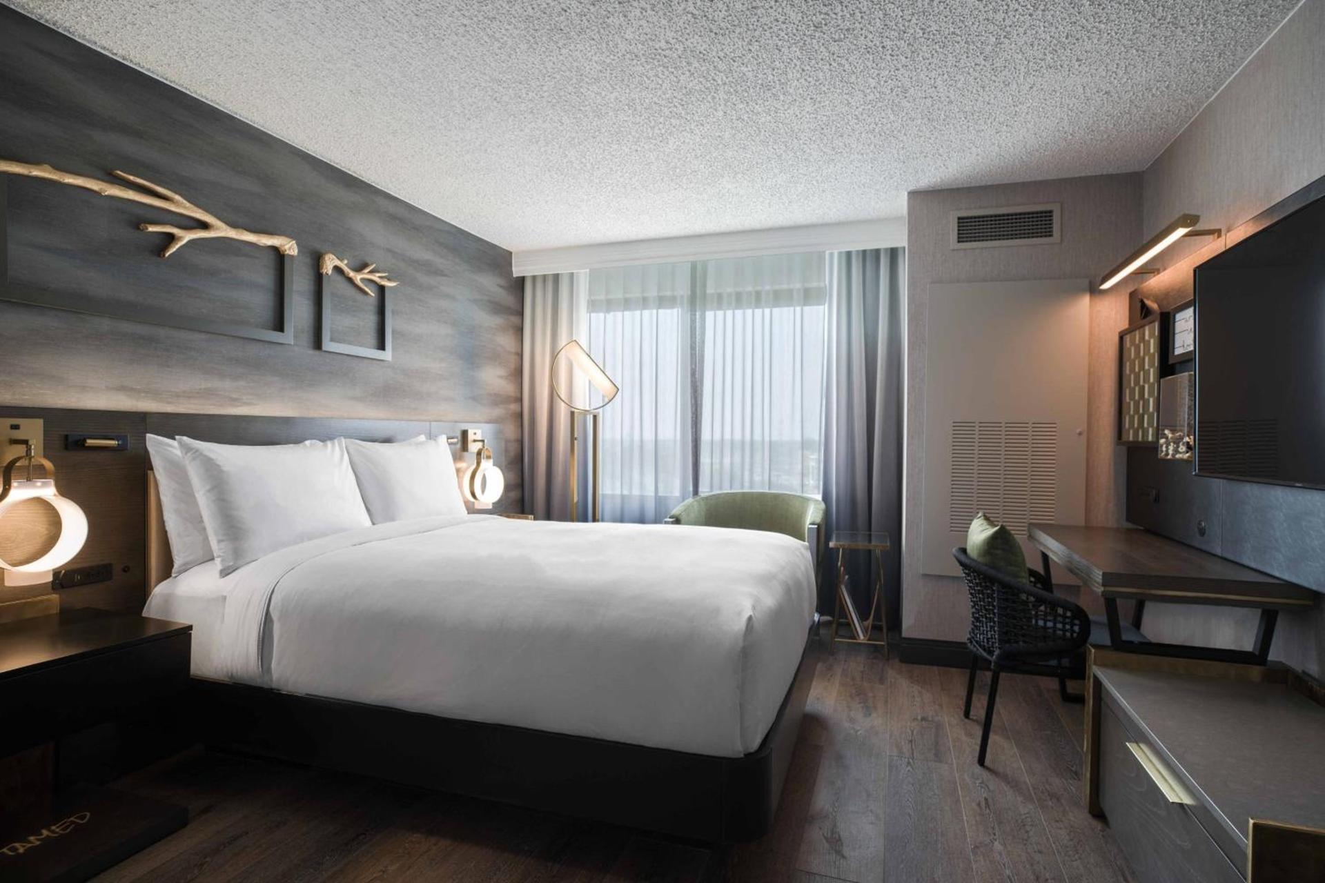 Renaissance Chicago North Shore Hotel photo 9
