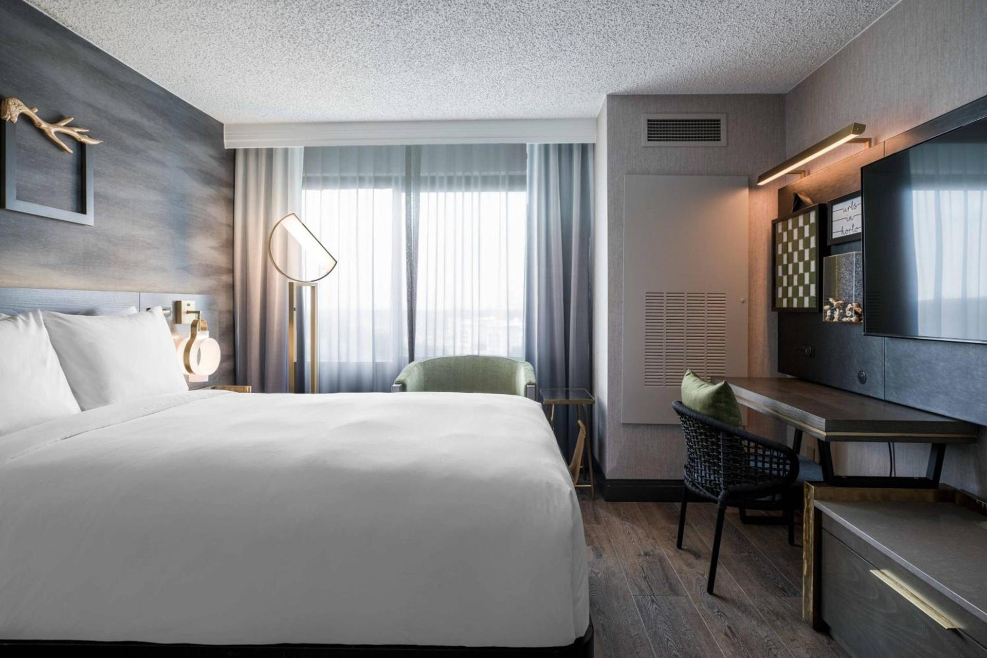 Renaissance Chicago North Shore Hotel photo 14