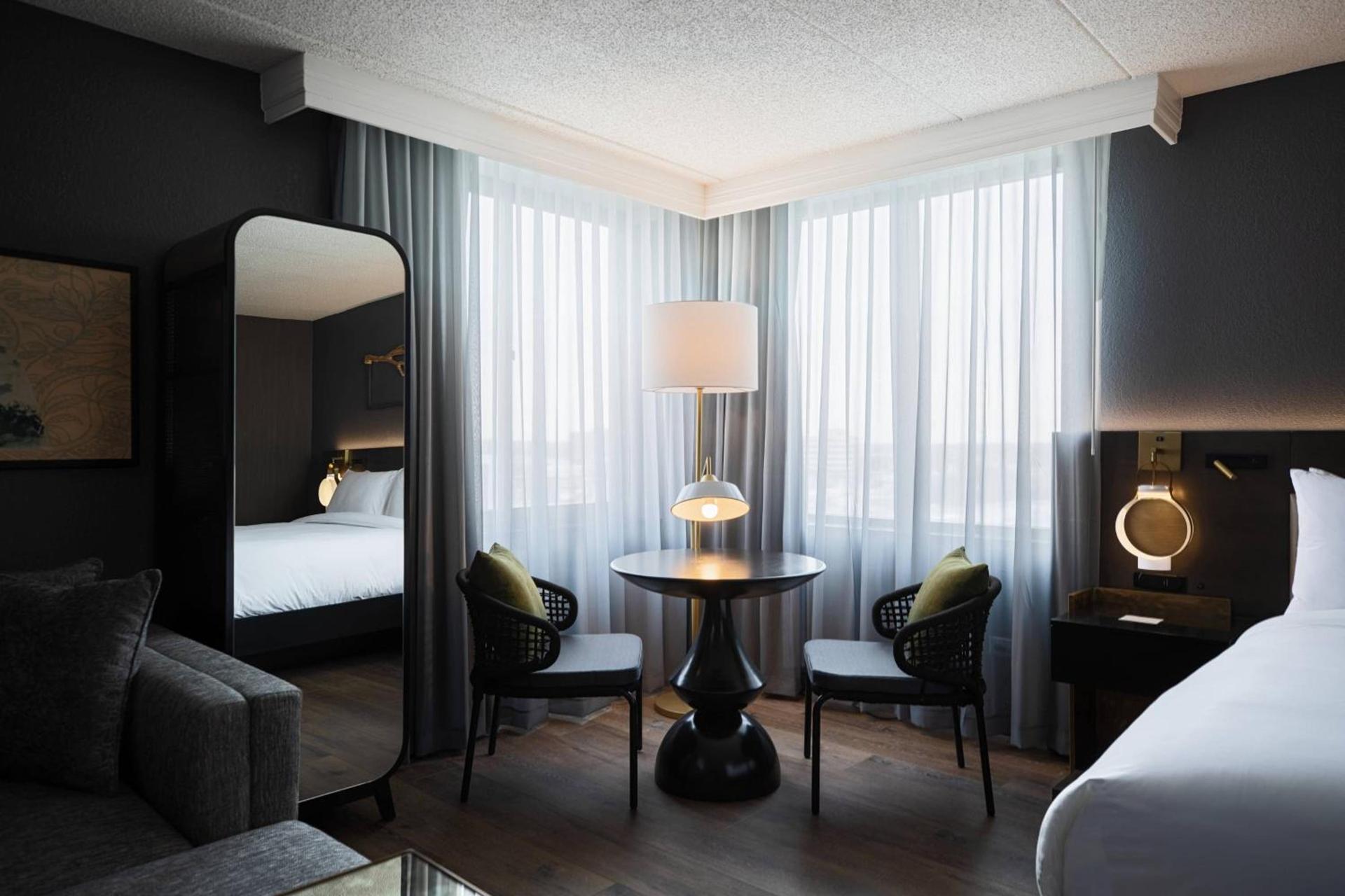 Renaissance Chicago North Shore Hotel photo 17