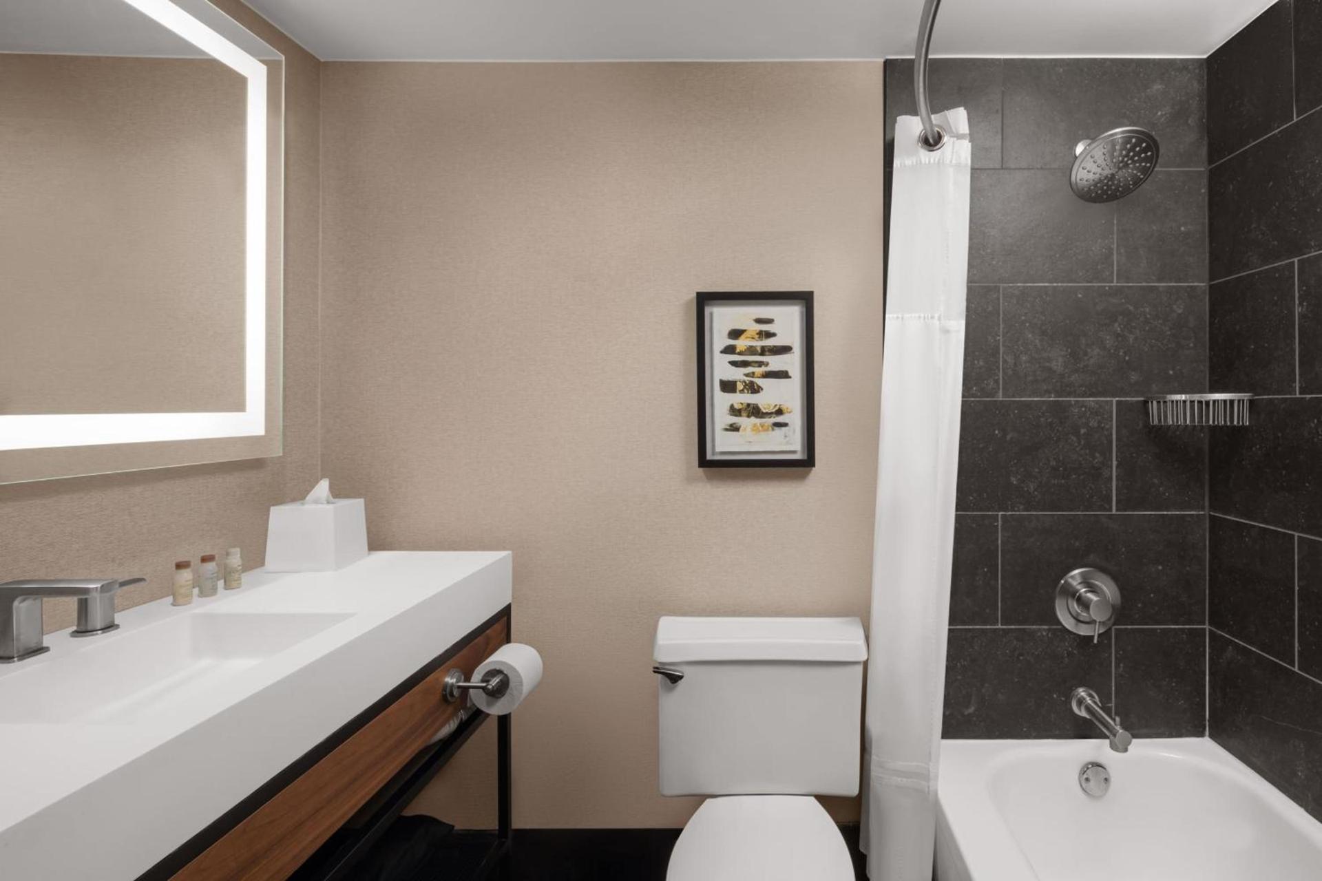 Renaissance Chicago North Shore Hotel photo 23
