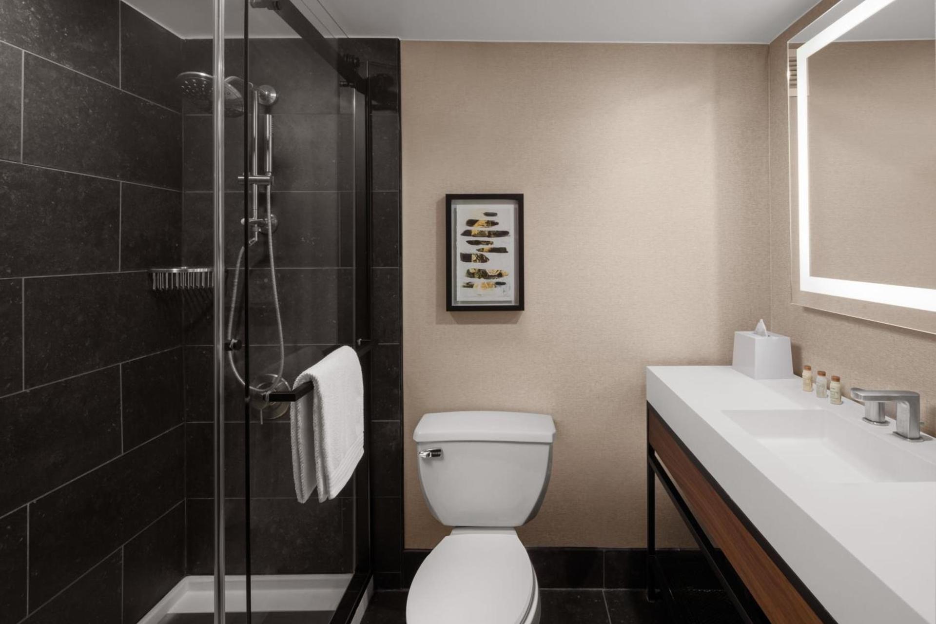 Renaissance Chicago North Shore Hotel photo 25