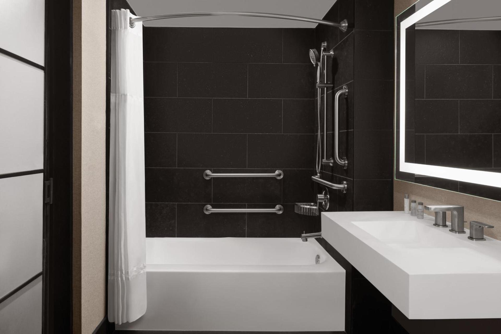 Renaissance Chicago North Shore Hotel photo 26