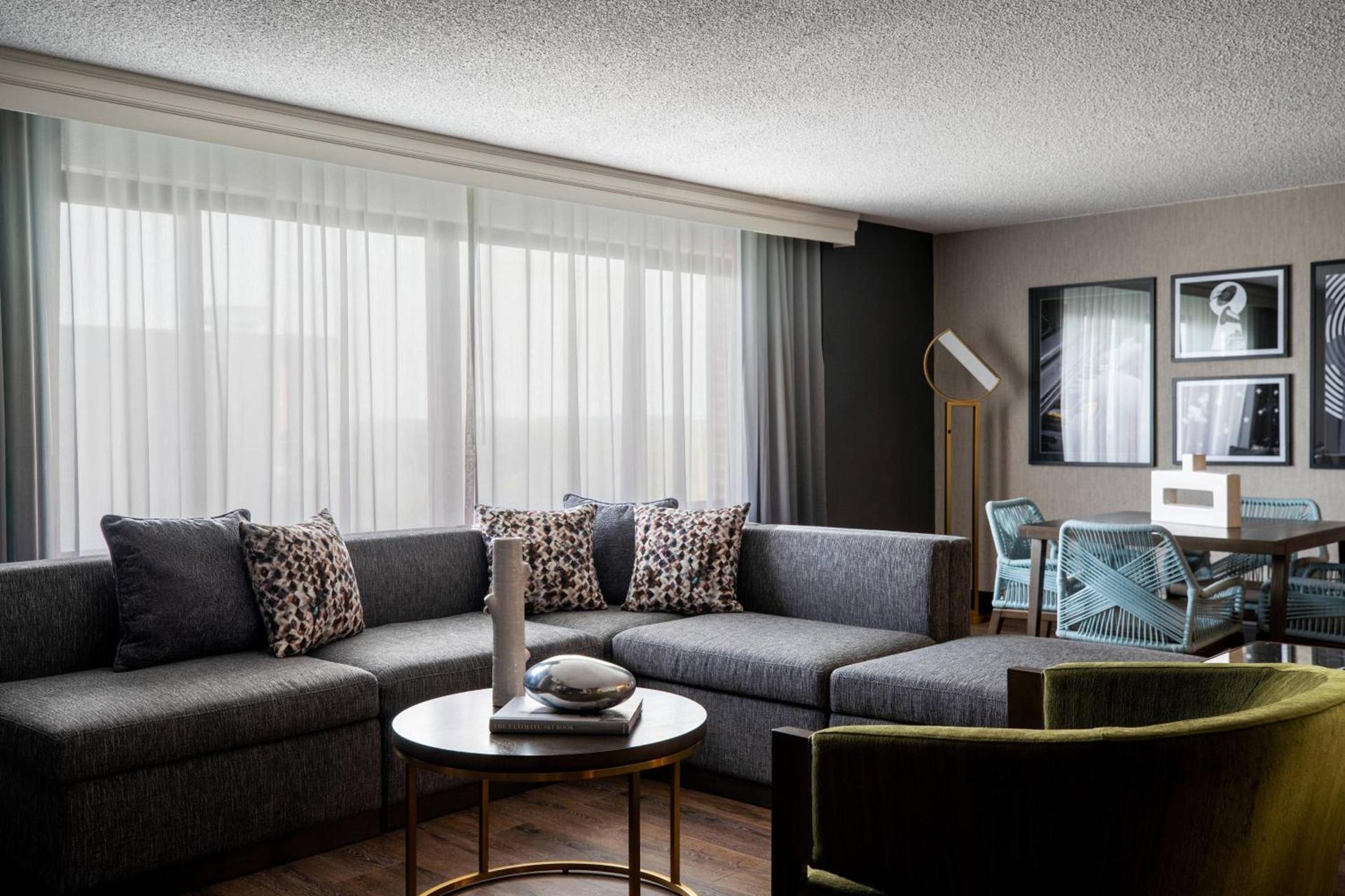 Renaissance Chicago North Shore Hotel photo 28
