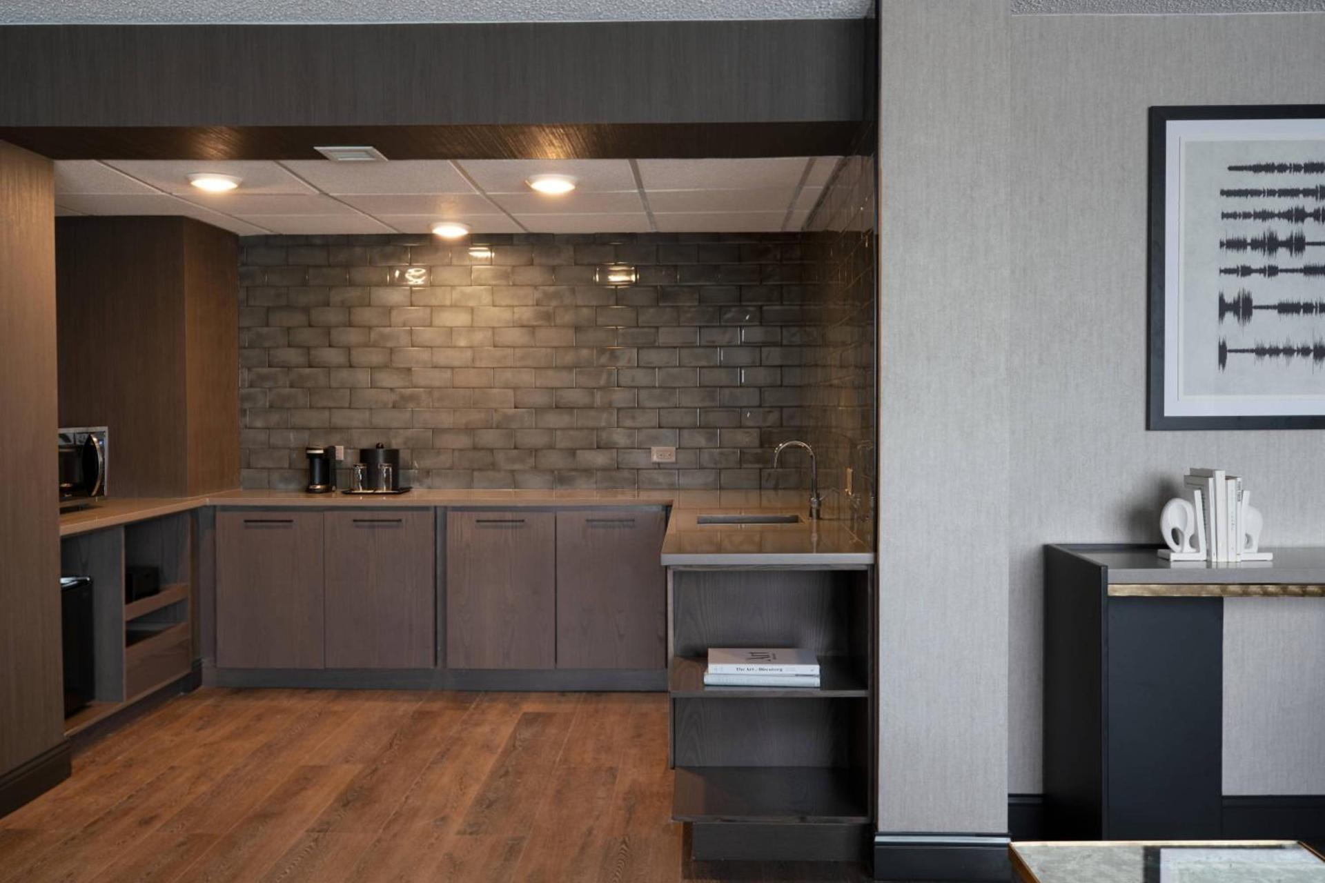 Renaissance Chicago North Shore Hotel photo 35