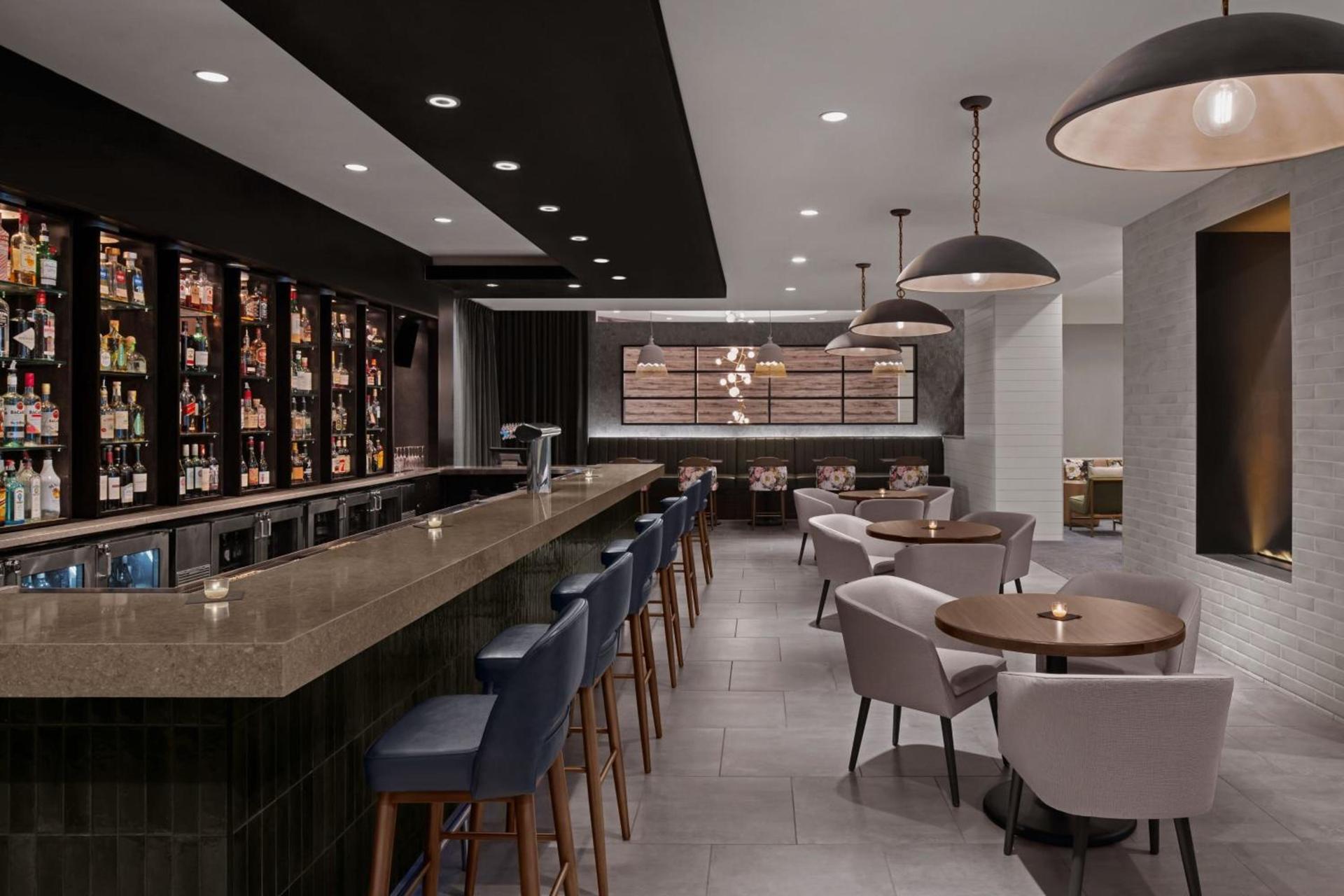 Renaissance Chicago North Shore Hotel photo 48