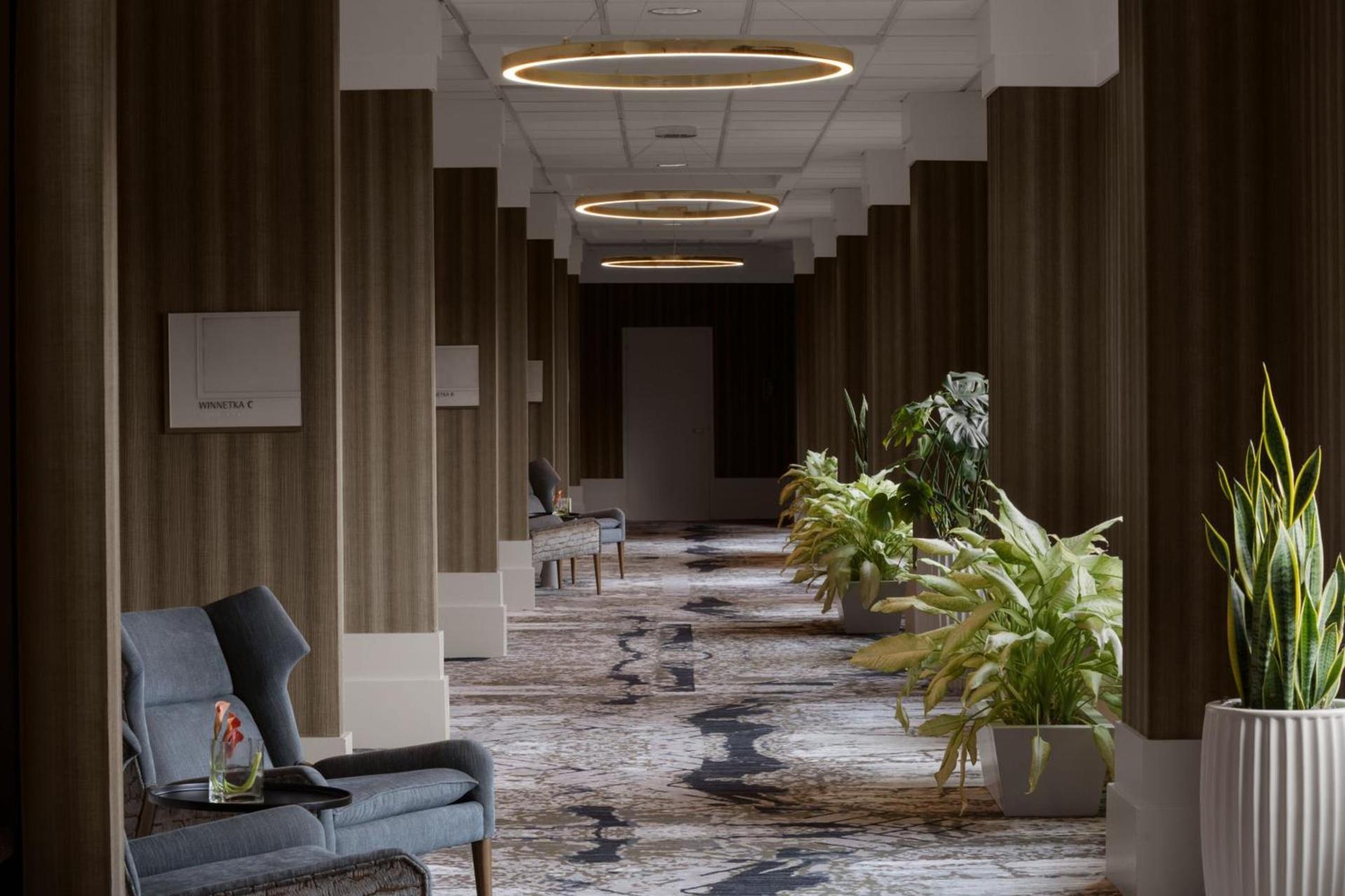 Renaissance Chicago North Shore Hotel photo 54