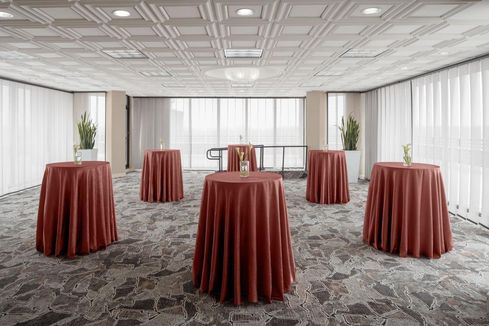 Renaissance Chicago North Shore Hotel photo 56