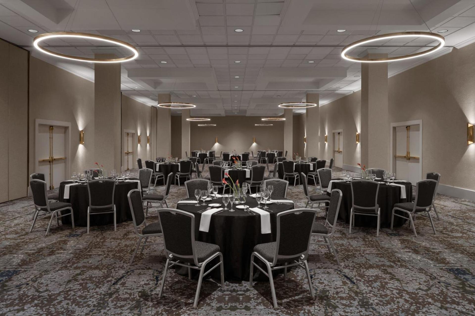 Renaissance Chicago North Shore Hotel photo 61