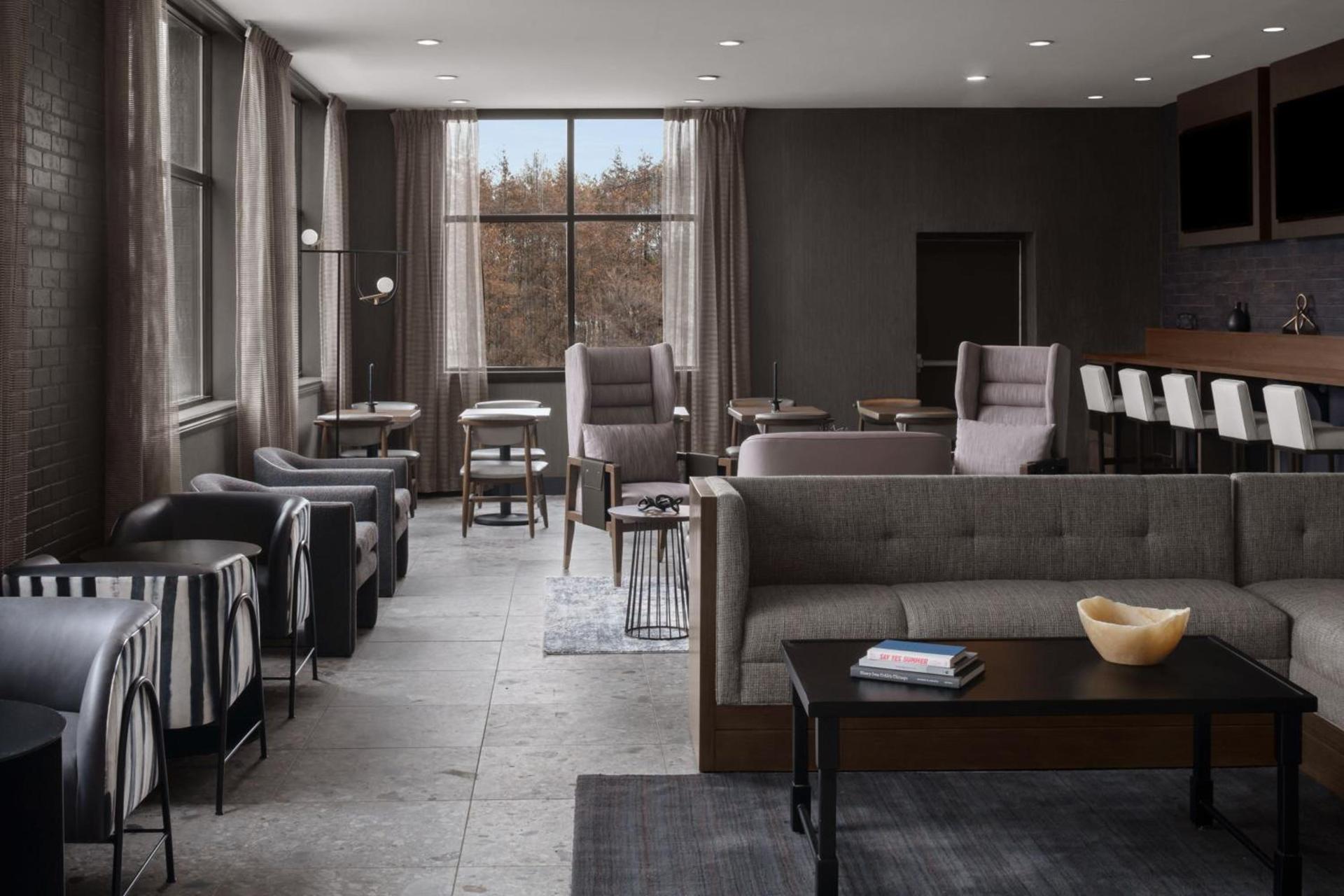 Renaissance Chicago North Shore Hotel photo 45